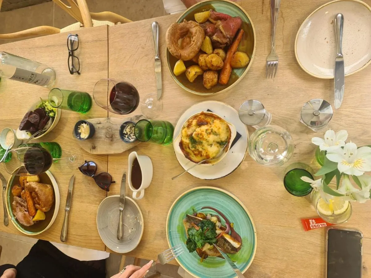 Restaurant/places to eat in Castle House Hotel