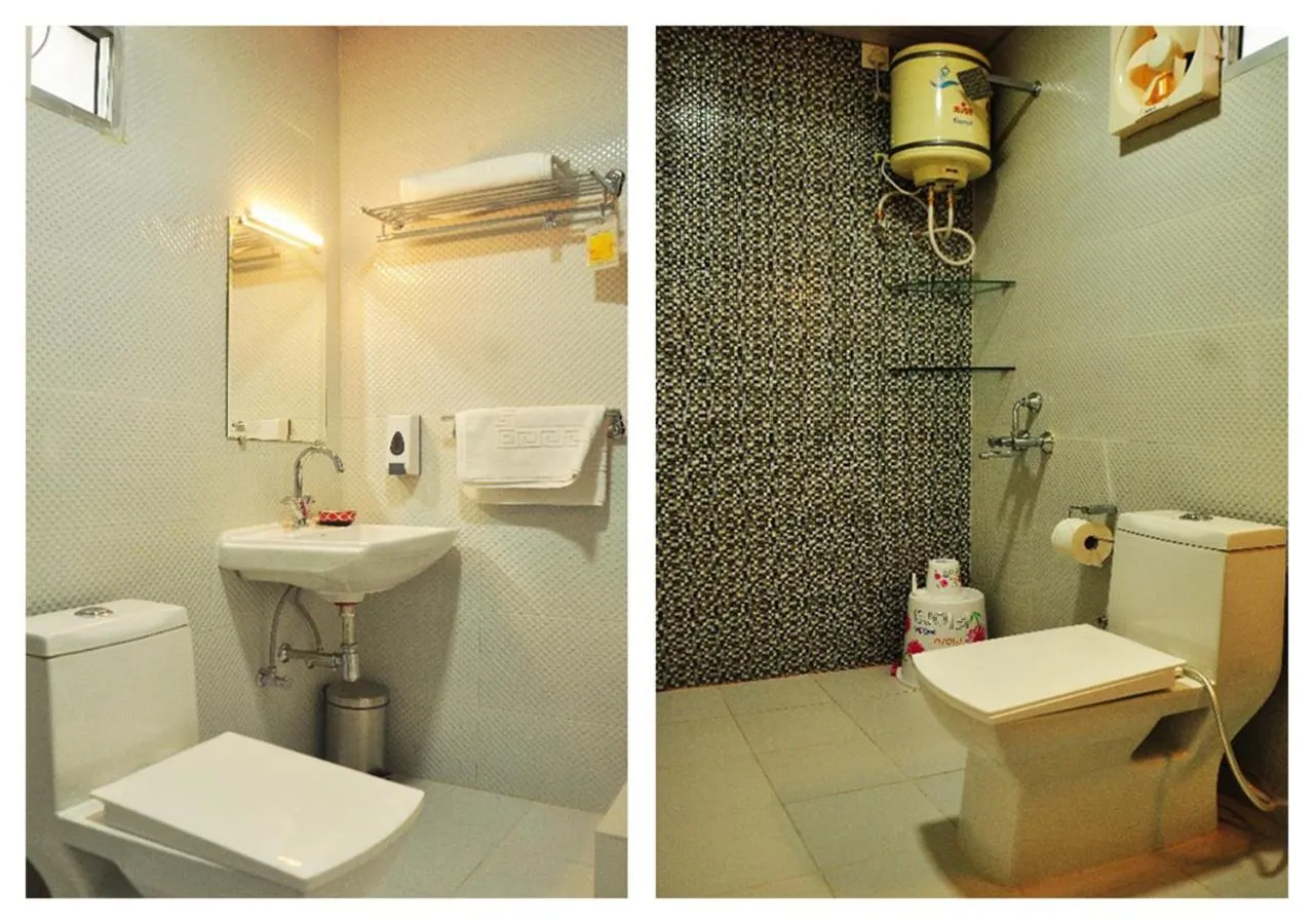 Toilet in The Cocoon Camps & nature Resorts