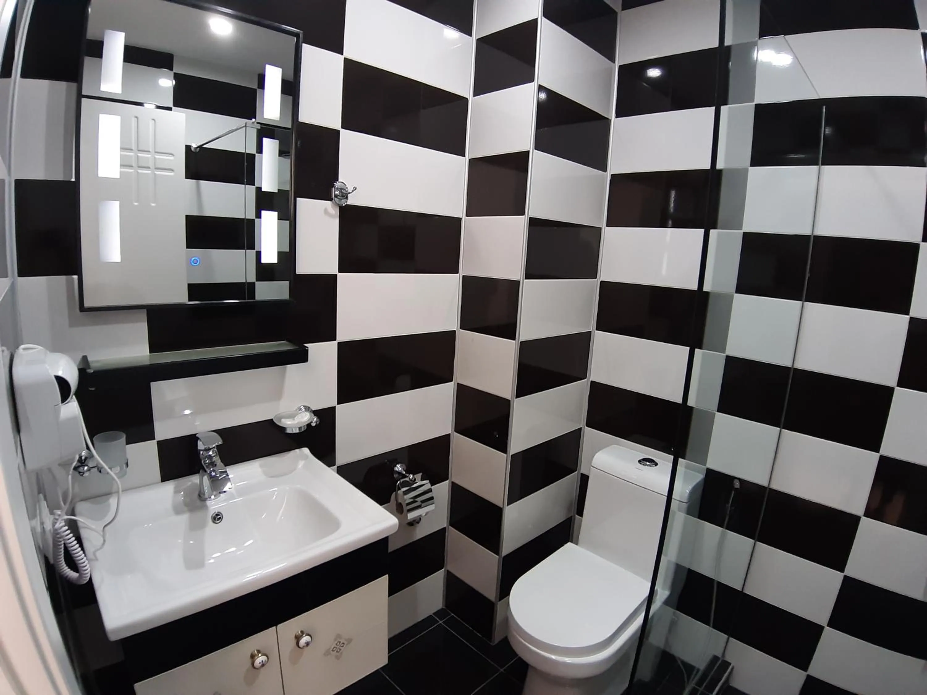 Shower in Lisi Hills Hotel