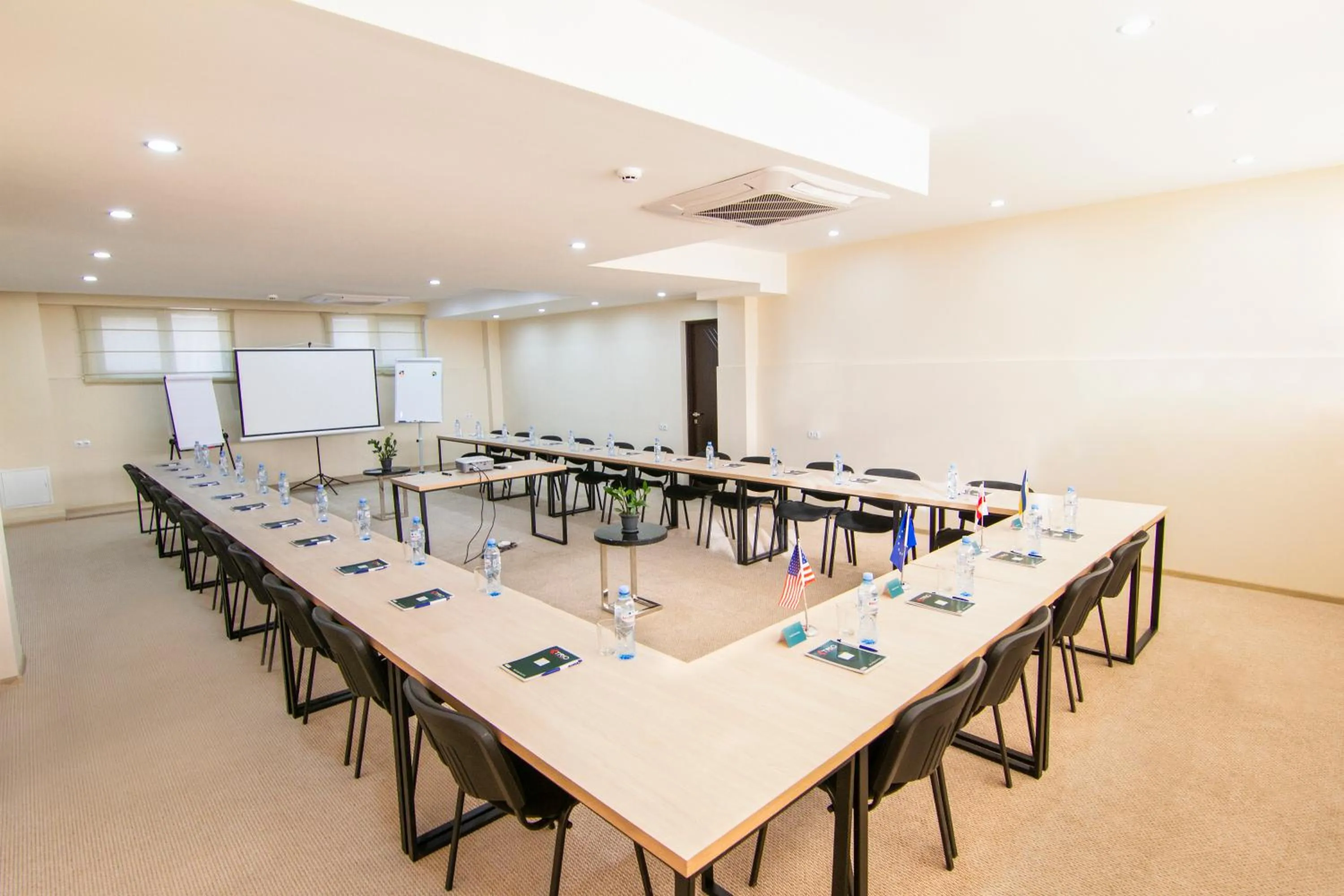Business facilities in Lisi Hills Hotel
