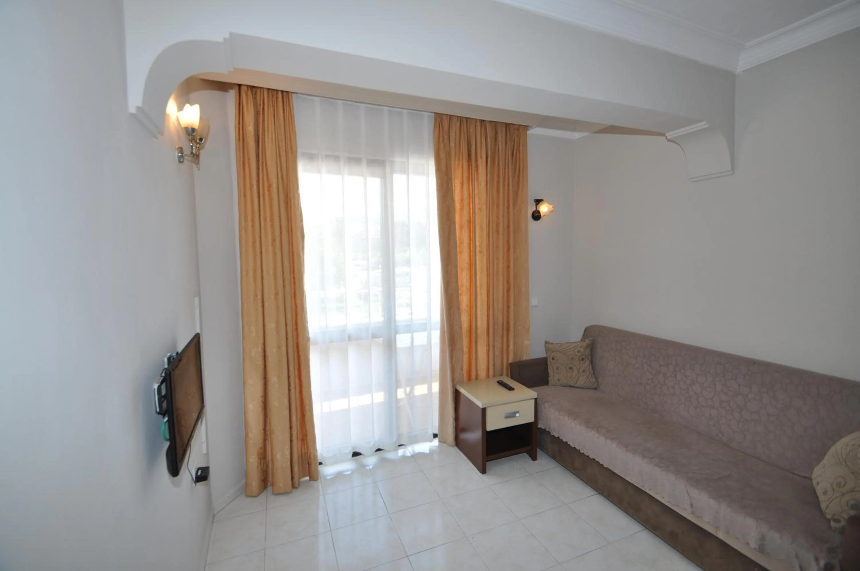 Defne & Zevkim Hotel