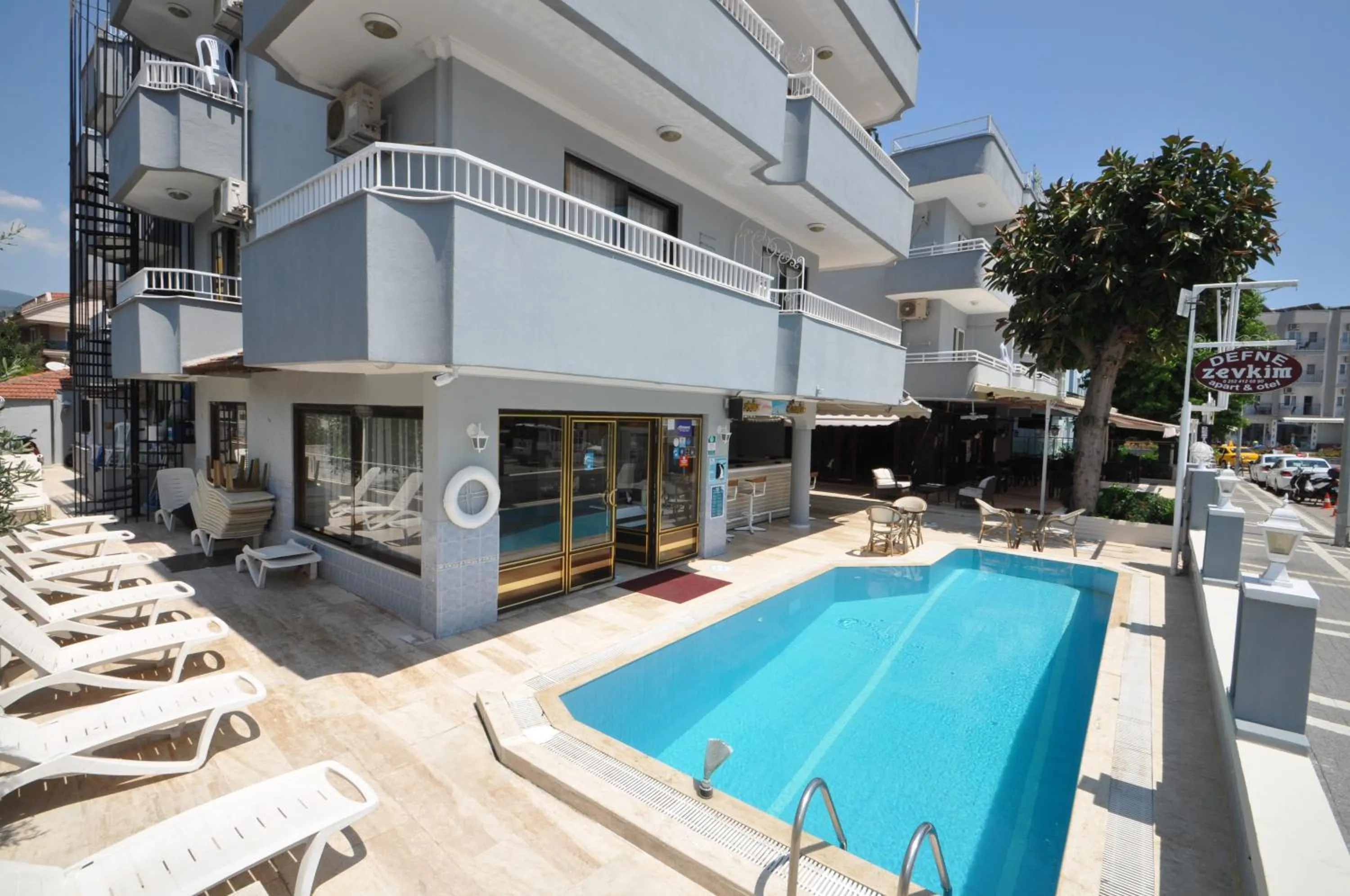 Defne & Zevkim Hotel