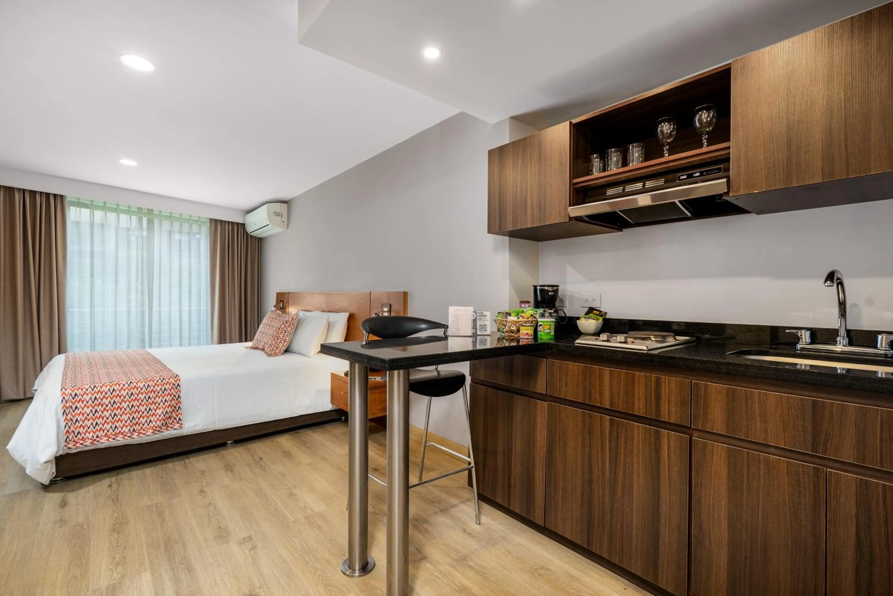 Bed in Hotel Leblon Suites Milla de Oro