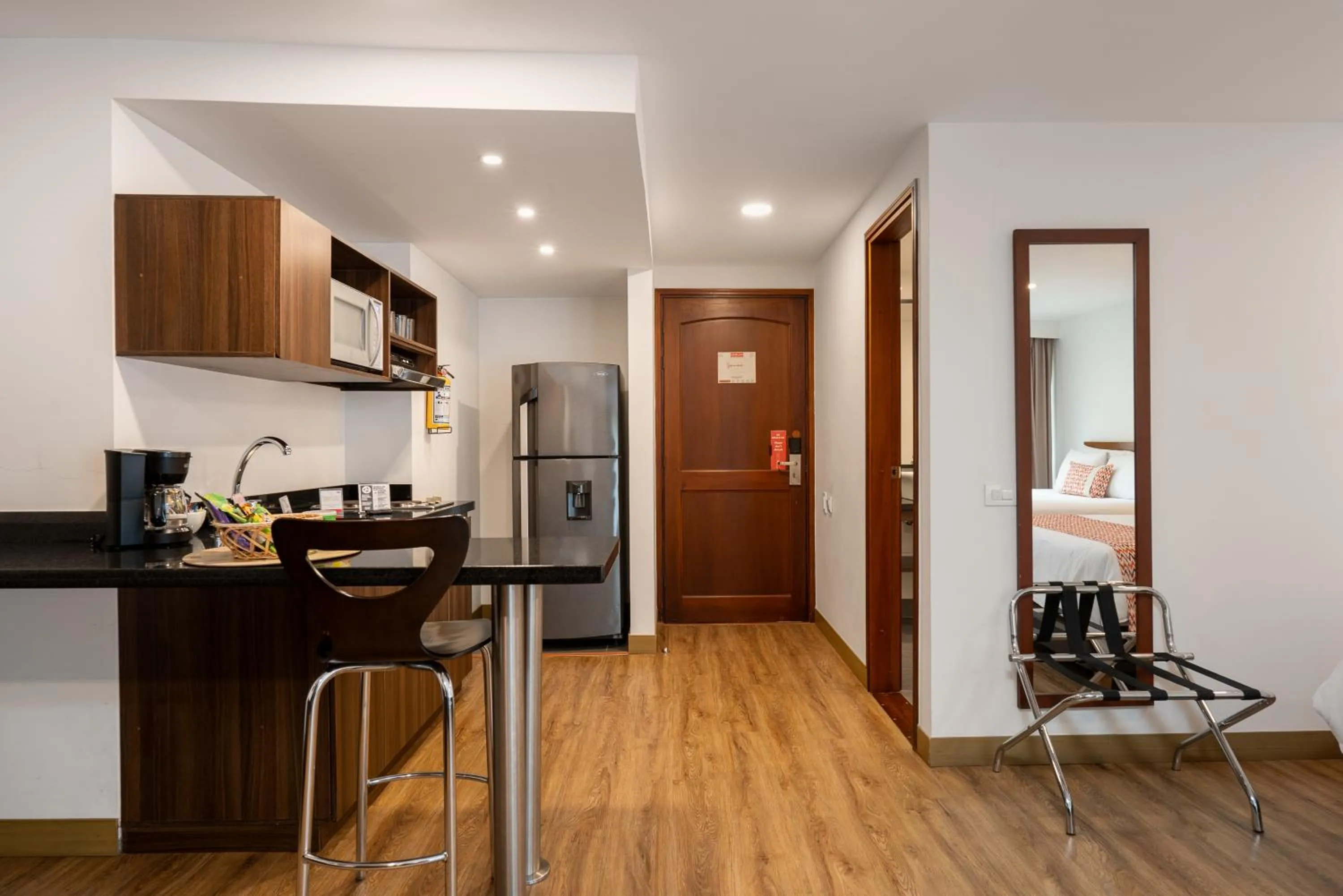 Kitchen or kitchenette in Hotel Leblon Suites Milla de Oro