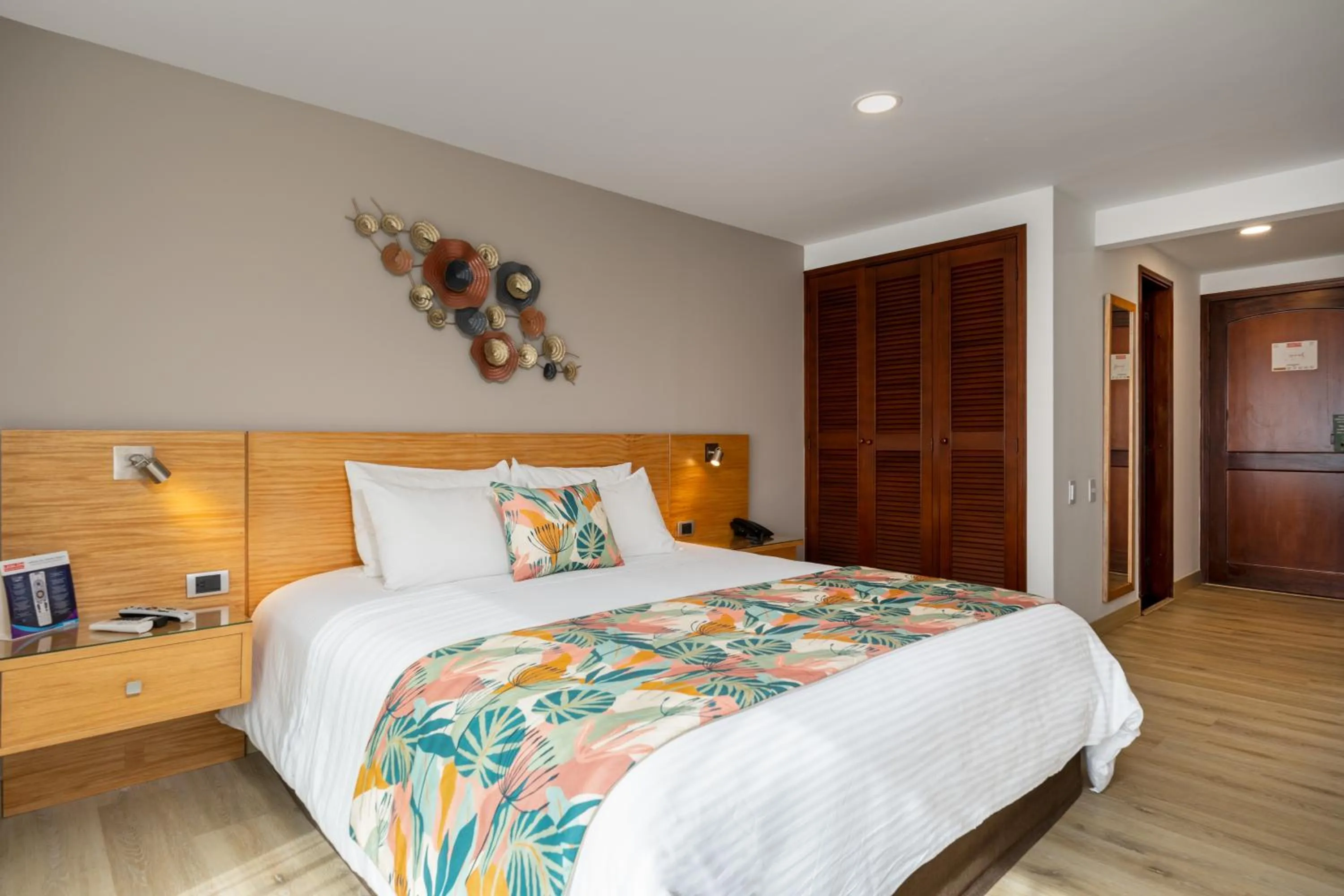 Bed in Hotel Leblon Suites Milla de Oro