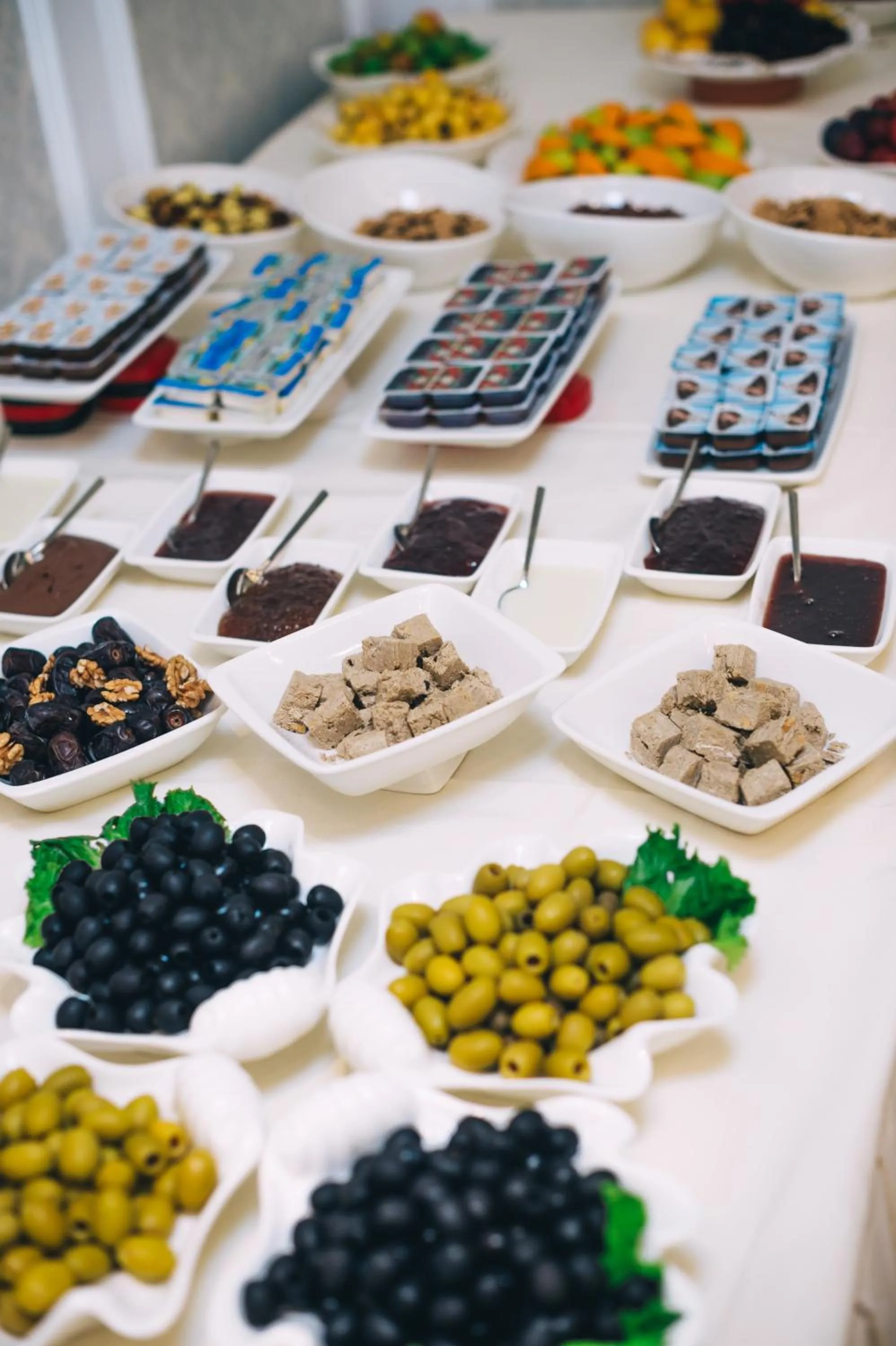 Buffet breakfast in Emerald Suite Hotel