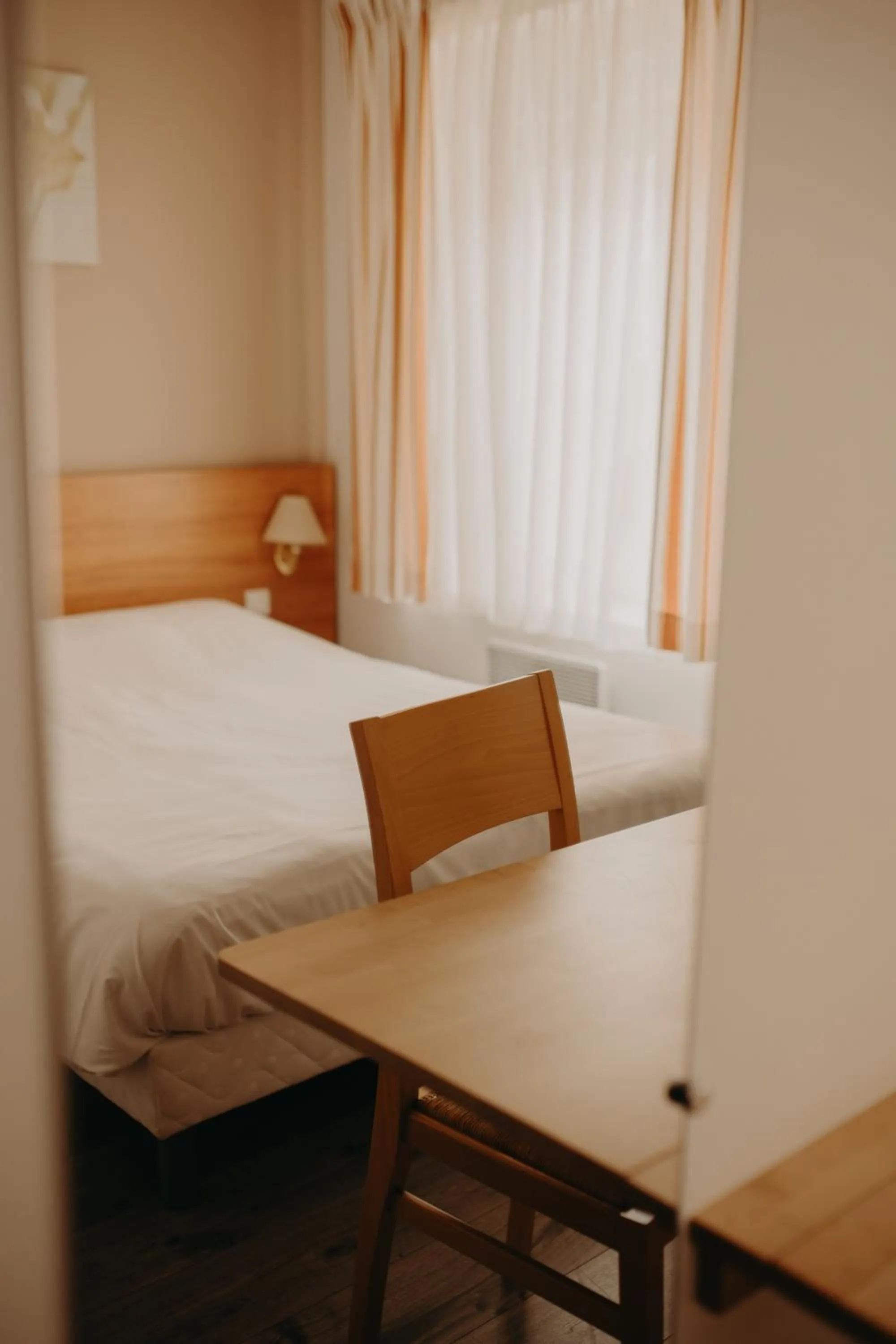 Bedroom, Bed in Logis - Hotel Restaurant du Parc