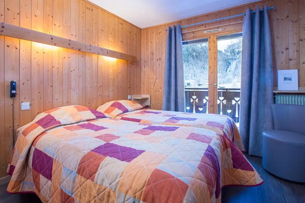 Bed in Hotel Les Lans