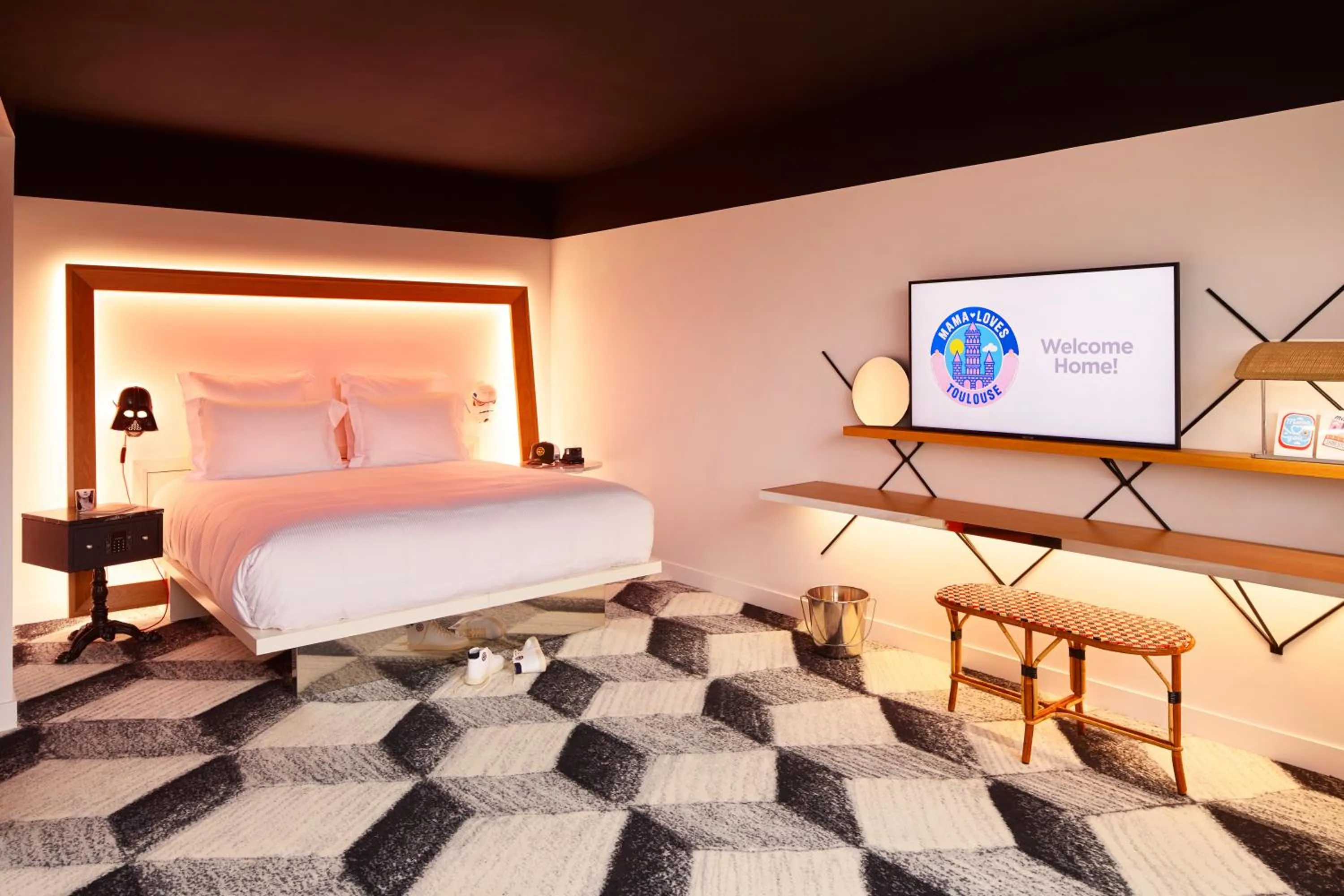 TV and multimedia, Bed in Mama Shelter Toulouse