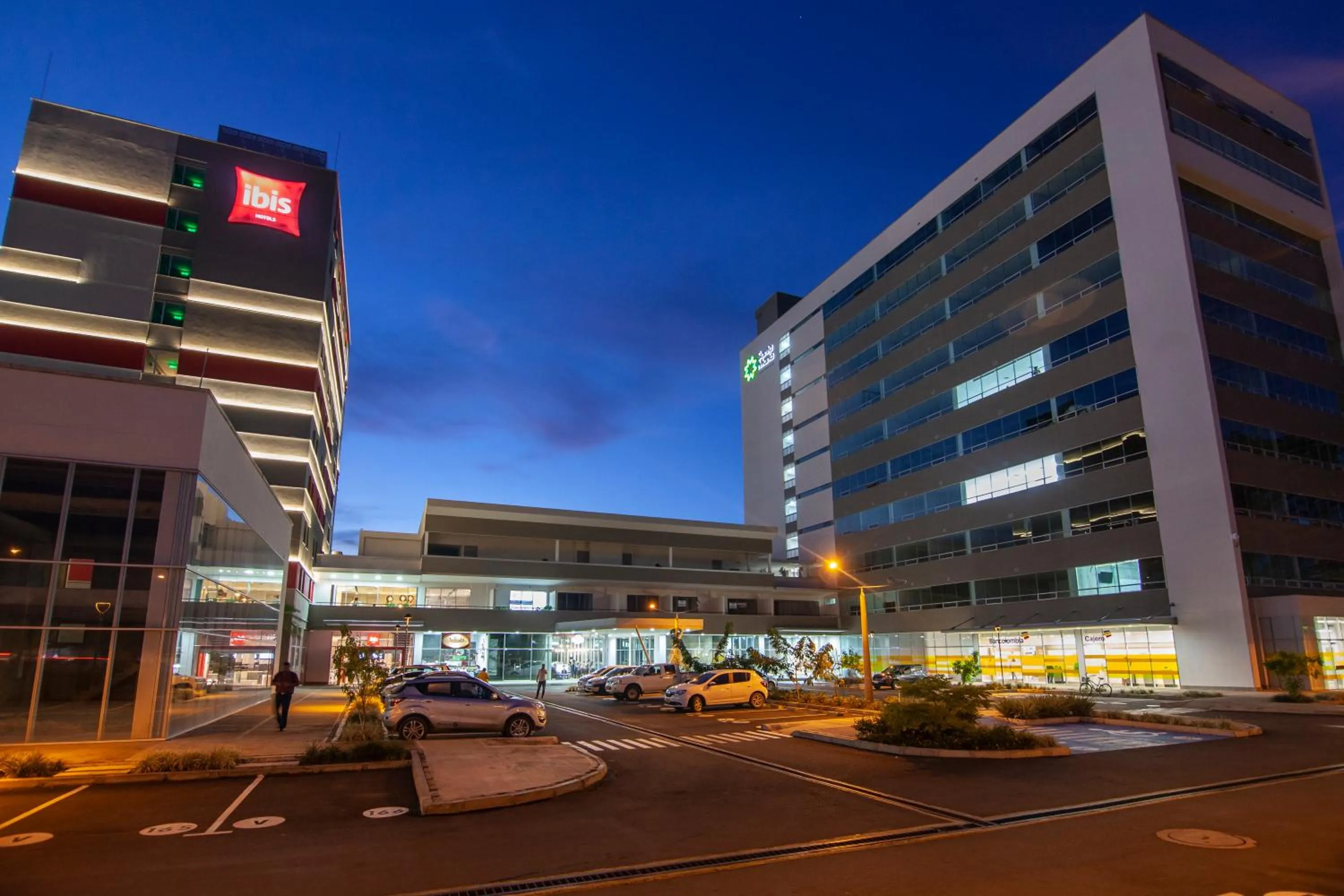 Property building in ibis Apartado