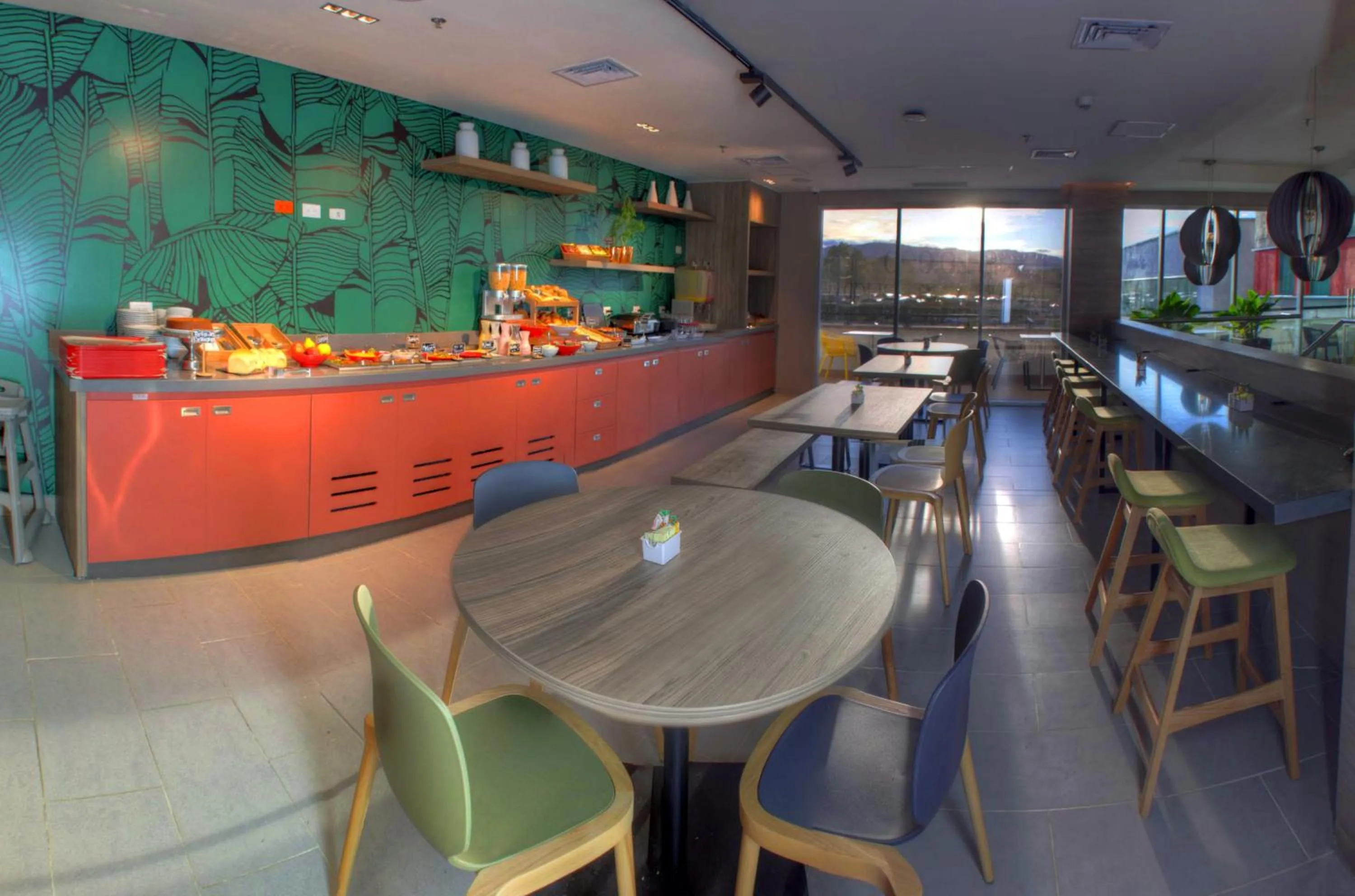 Dining area in ibis Apartado