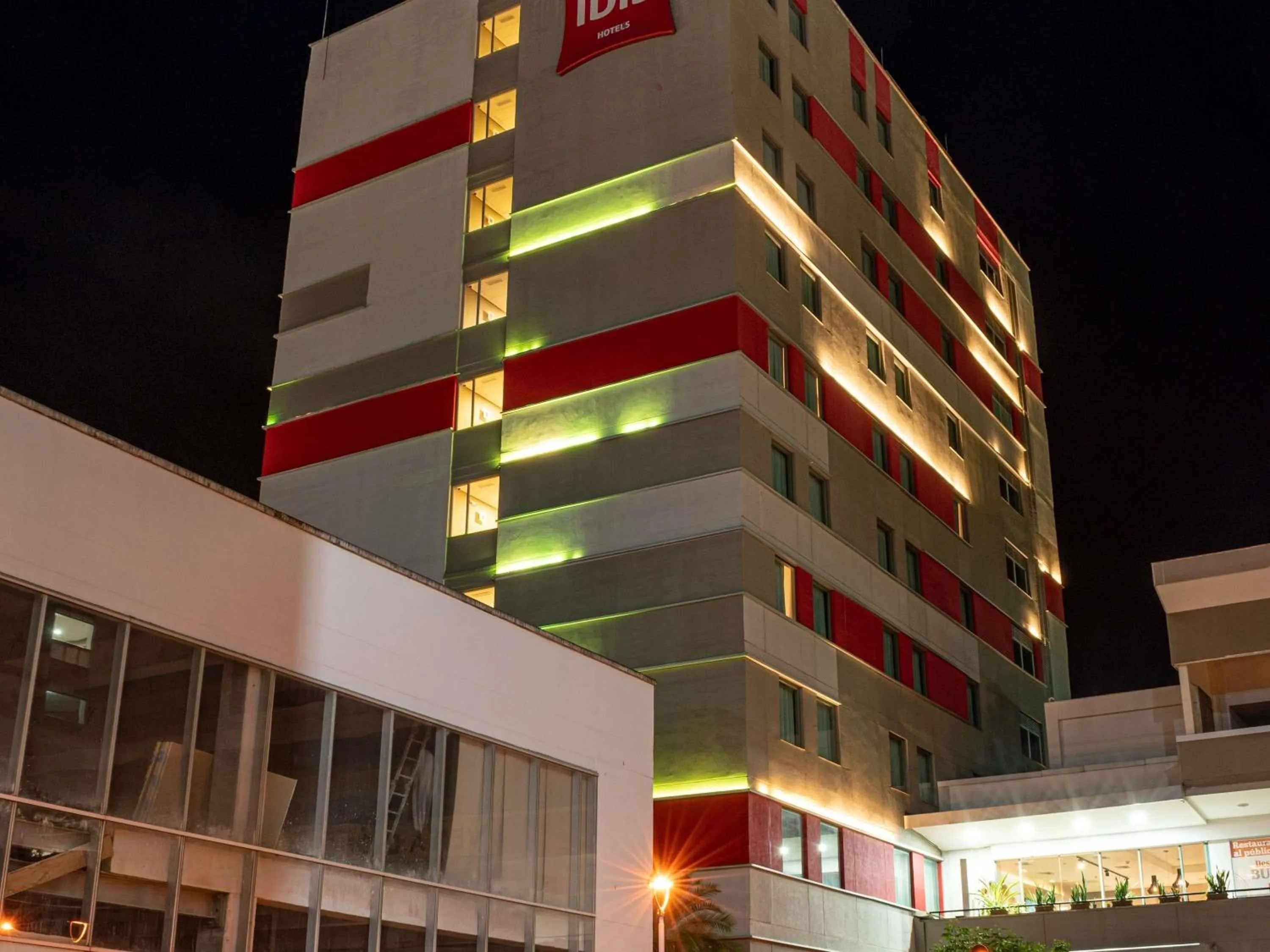 Property building in ibis Apartado