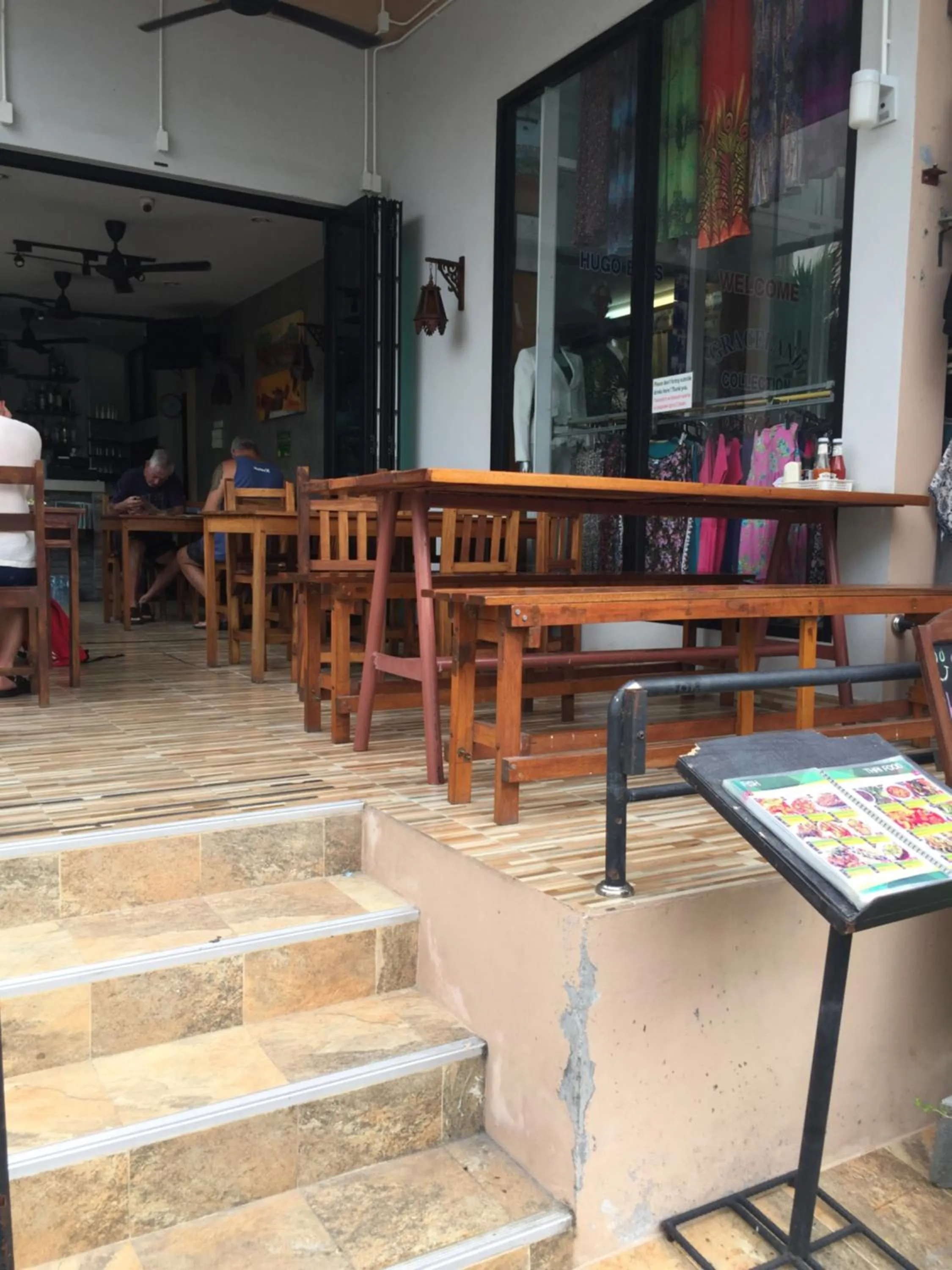 Restaurant/places to eat in Smile Home