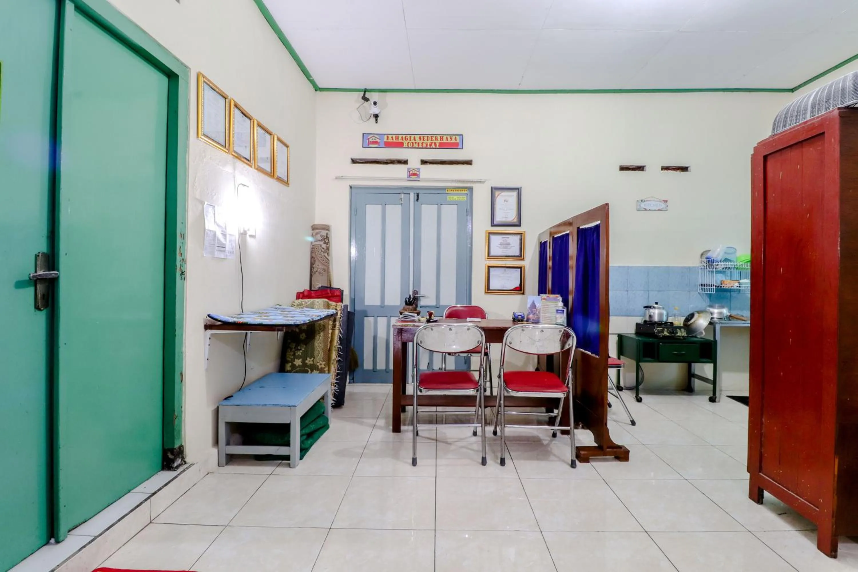 Property building in Bahagia Sederhana Homestay