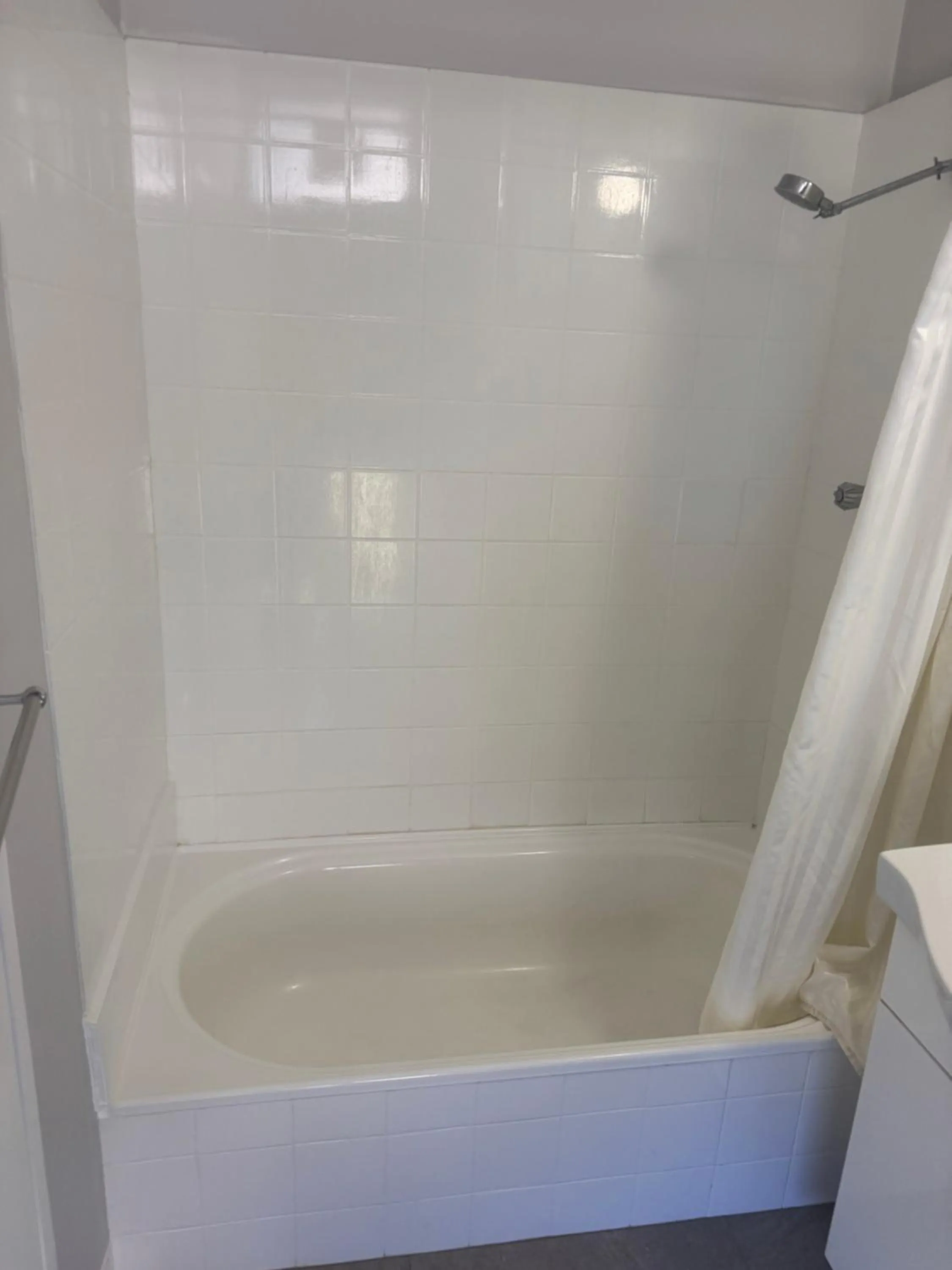 Bathroom in Mountway Holiday Apartments