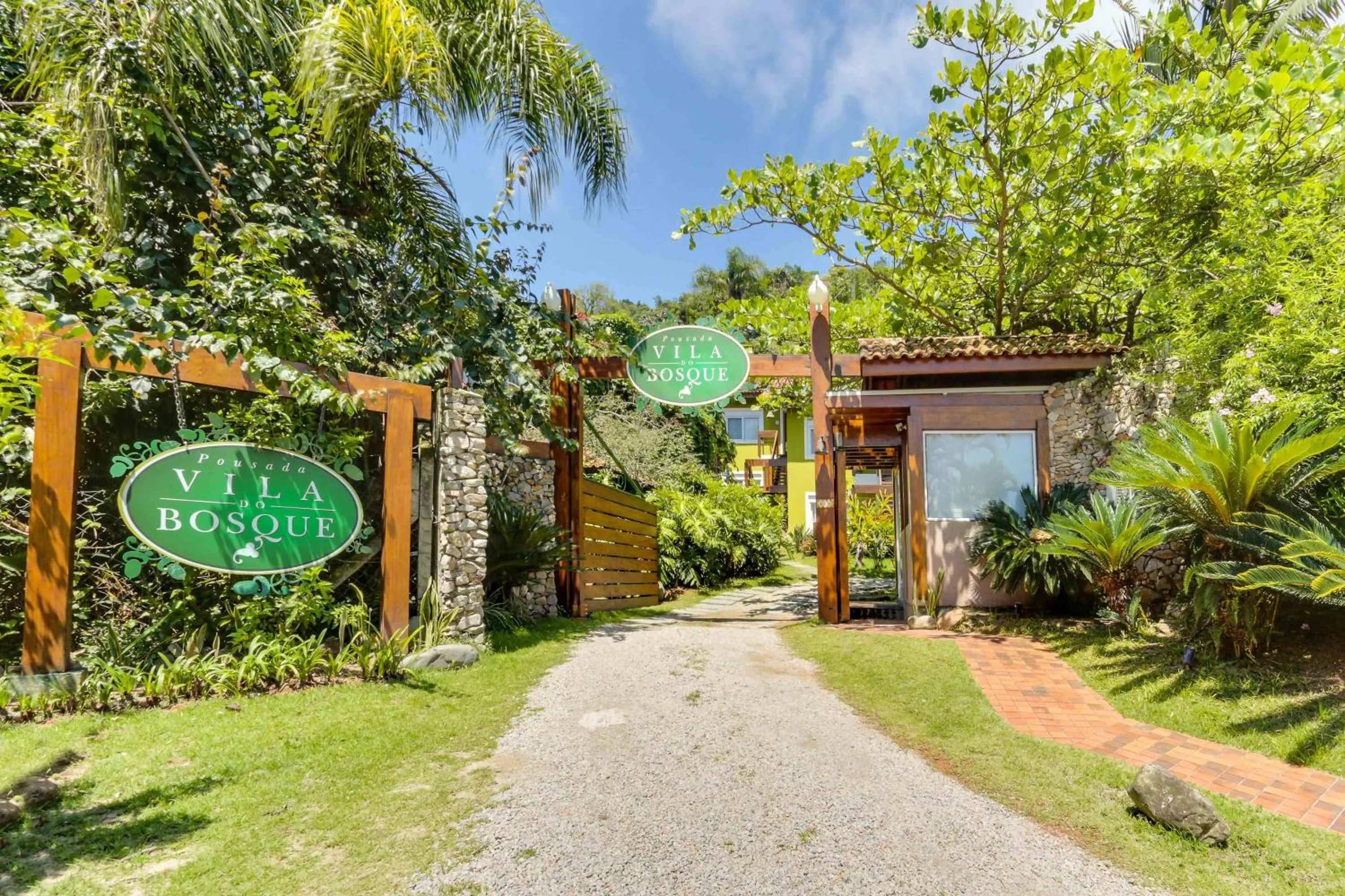 Facade/entrance in Pousada Vila do Bosque