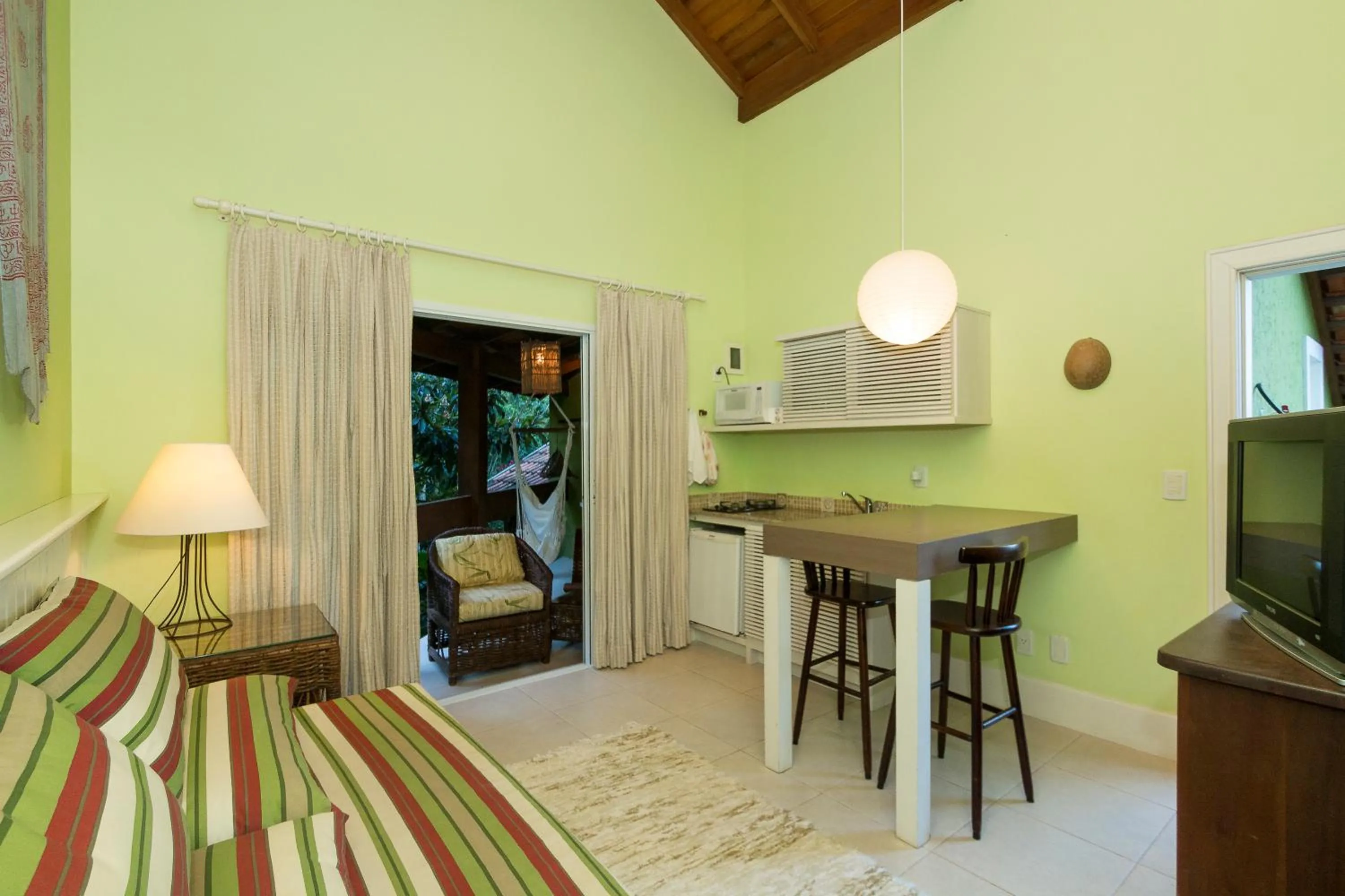 Kitchen or kitchenette in Pousada Vila do Bosque