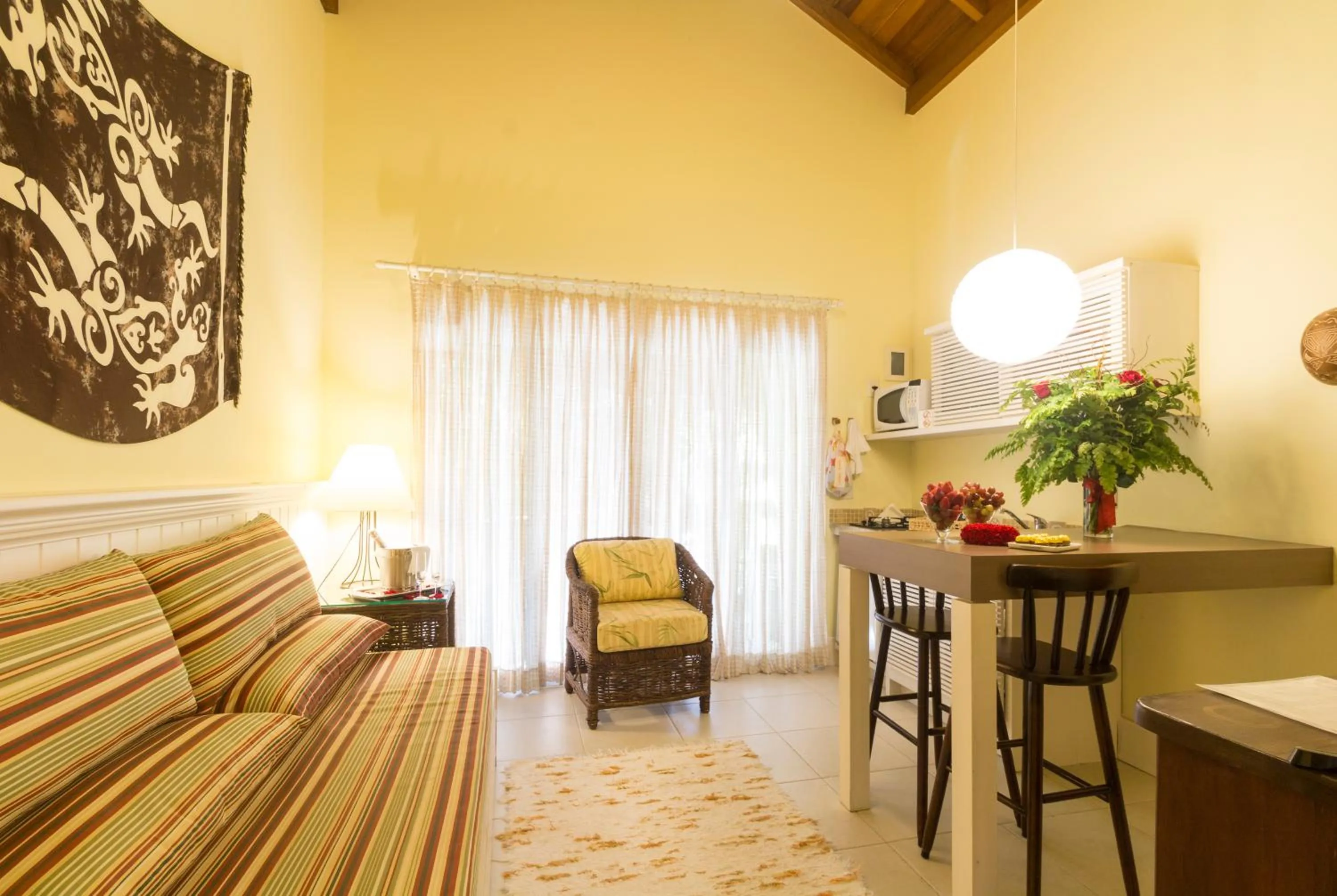 Kitchen or kitchenette, Bed in Pousada Vila do Bosque