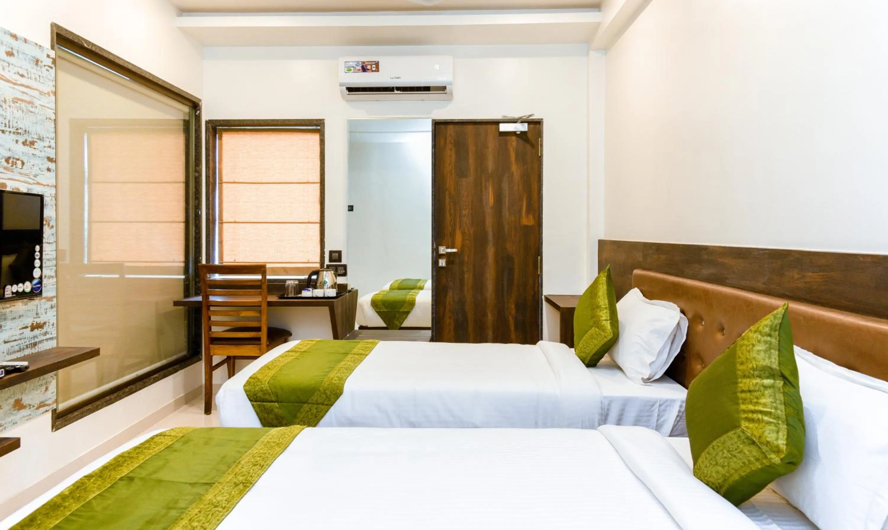 Bedroom, Bed in Treebo Malhaar Regency