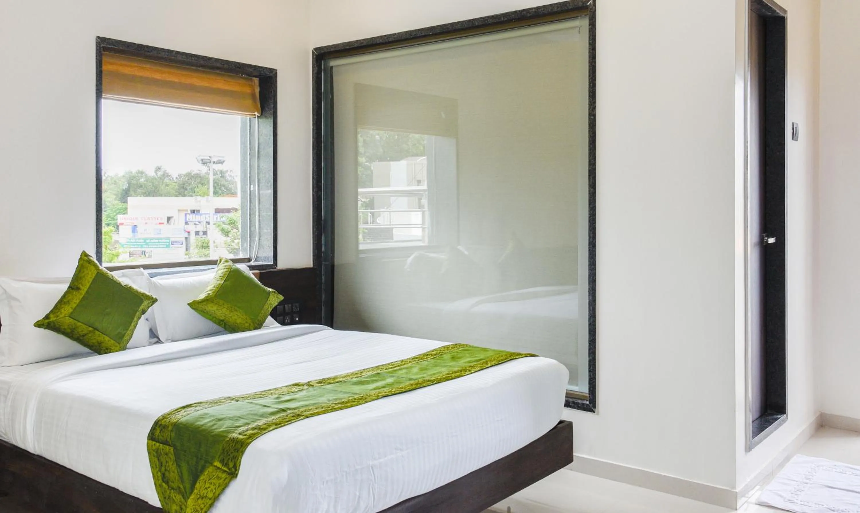 Bedroom, Bed in Treebo Malhaar Regency