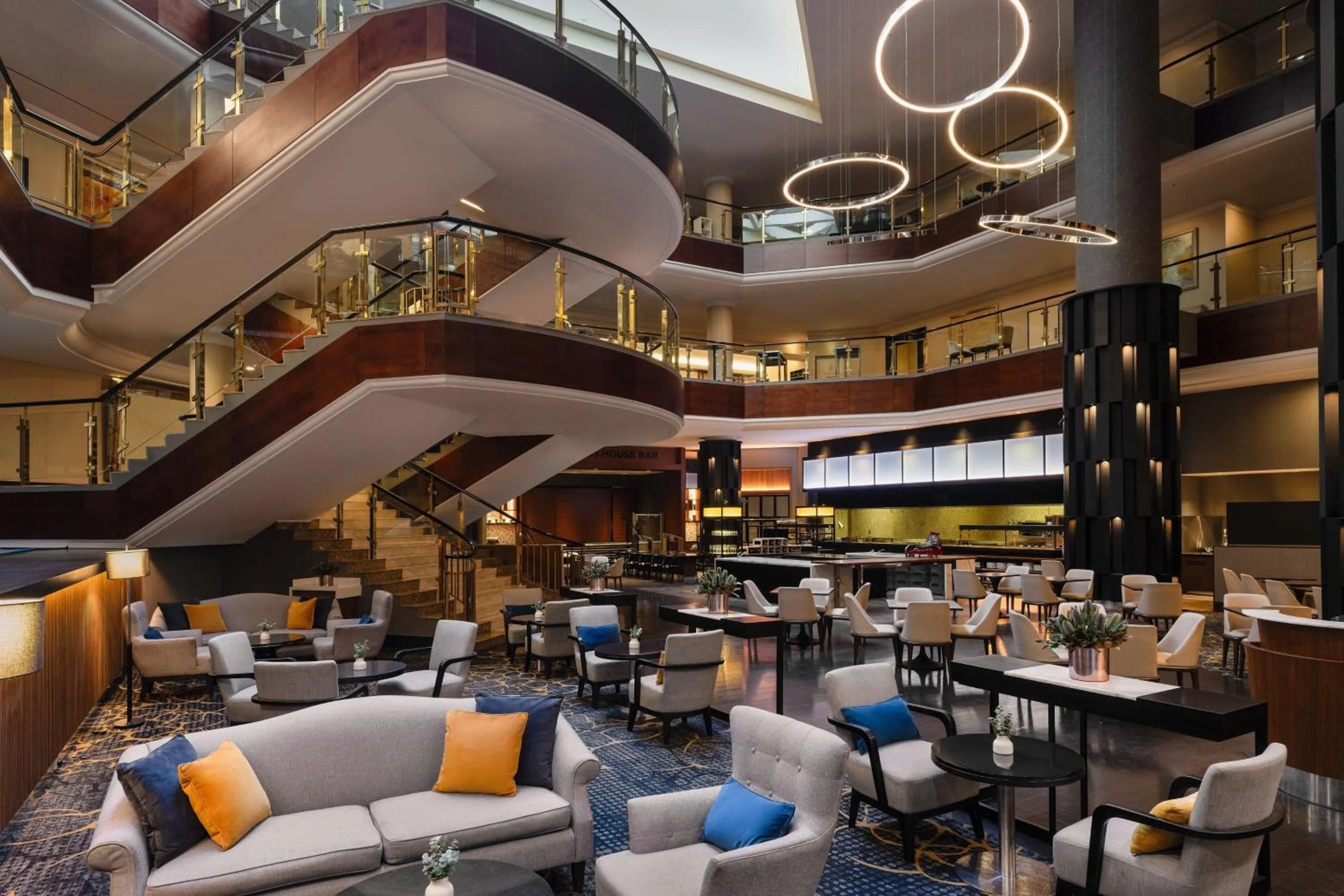 Lounge or bar in Sydney Harbour Marriott Hotel at Circular Quay