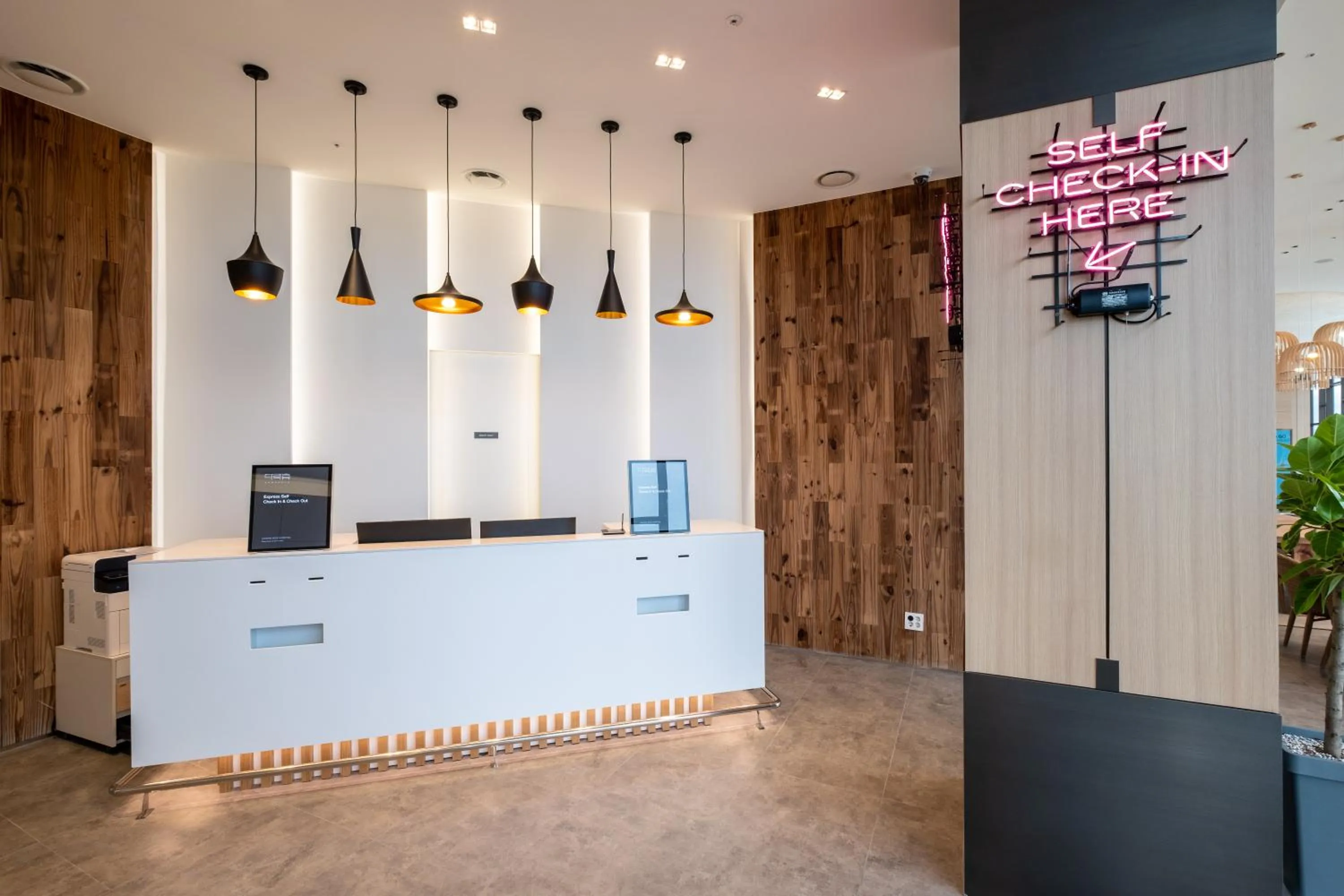 Lobby or reception in DarakHyu Yeosu Capsule Hotel by WALKERHILL