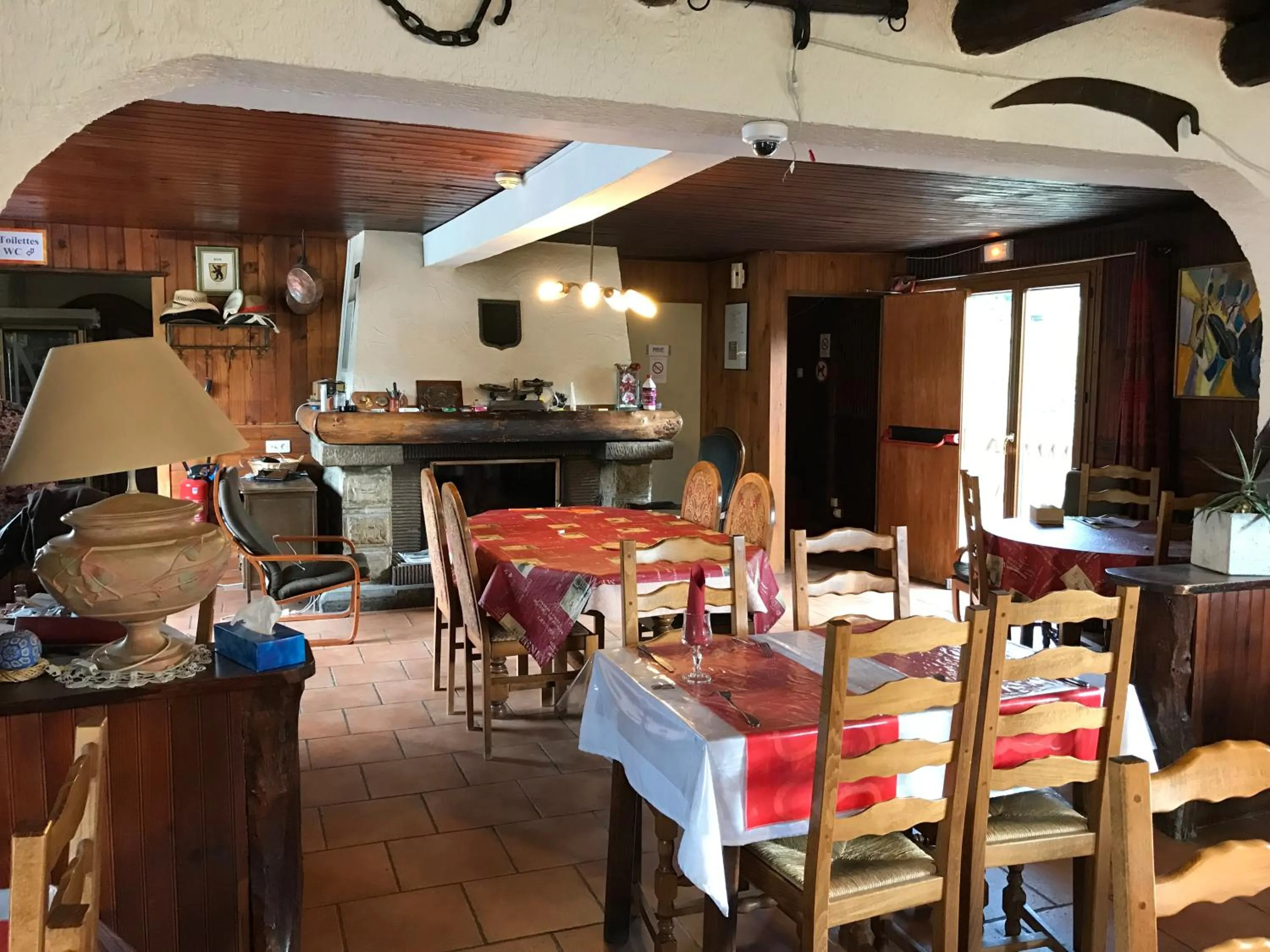 Restaurant/places to eat in Le Ranch
