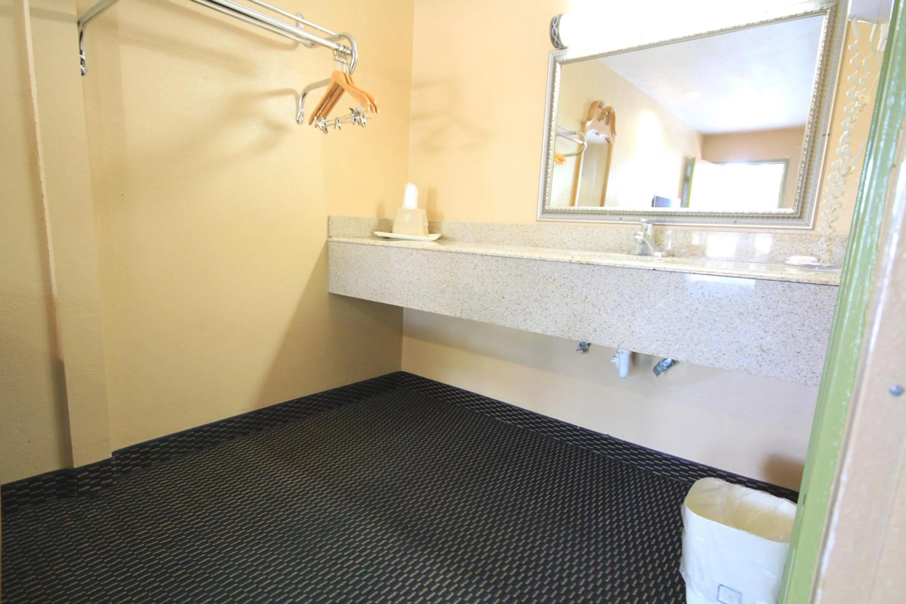 Holiday Terrace Motel