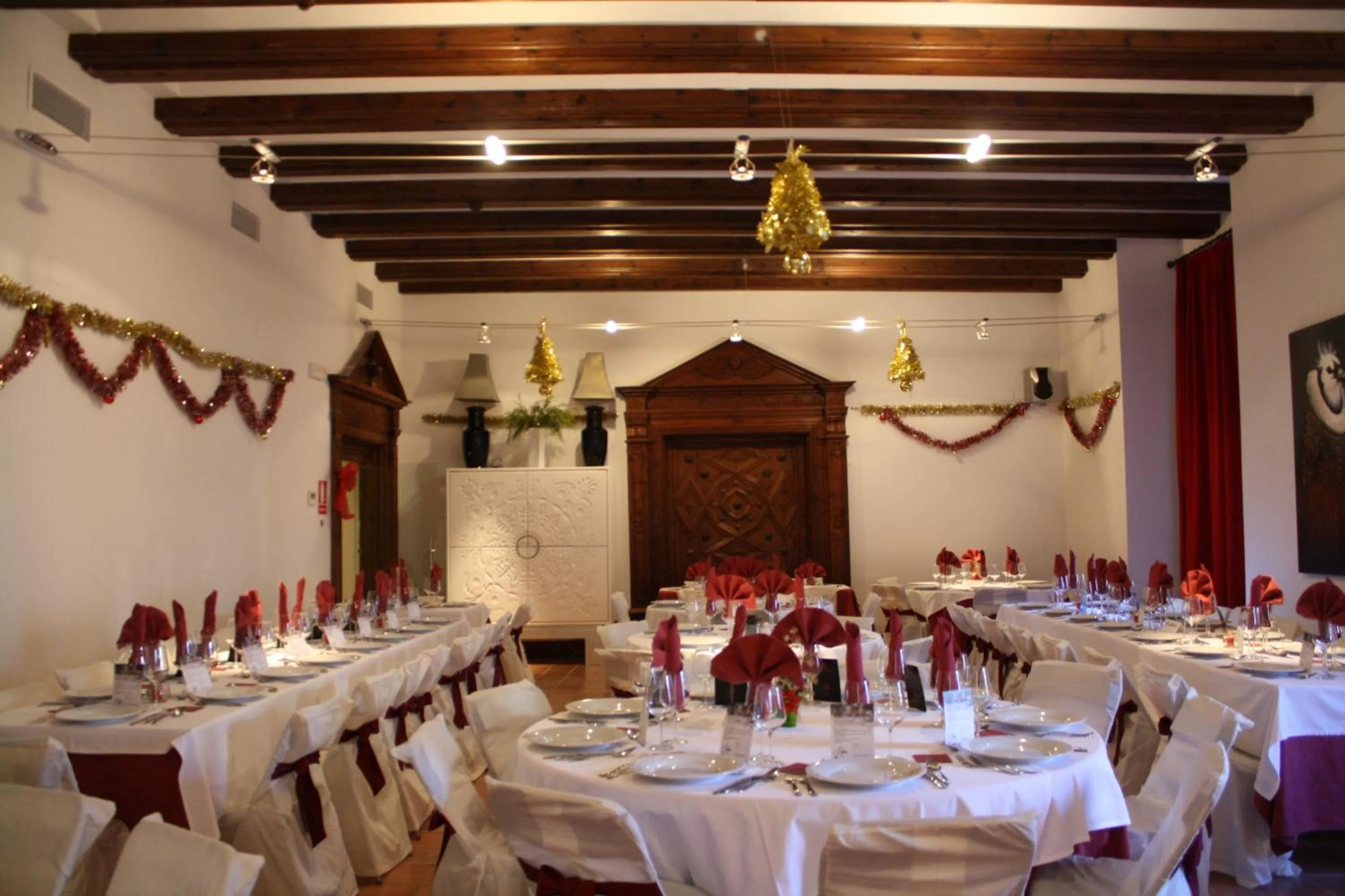 Communal lounge/ TV room in Hotel Palau dels Osset