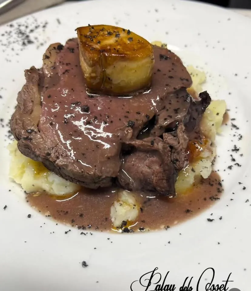 Restaurant/places to eat in Hotel Palau dels Osset