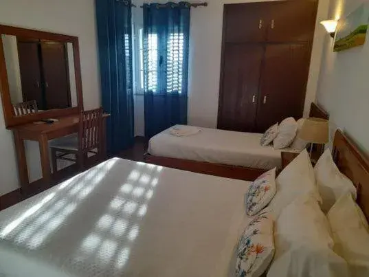 Family Room (3 Adults) in Terras de Monsaraz Family Room (3 Adults) in Terras de Monsaraz