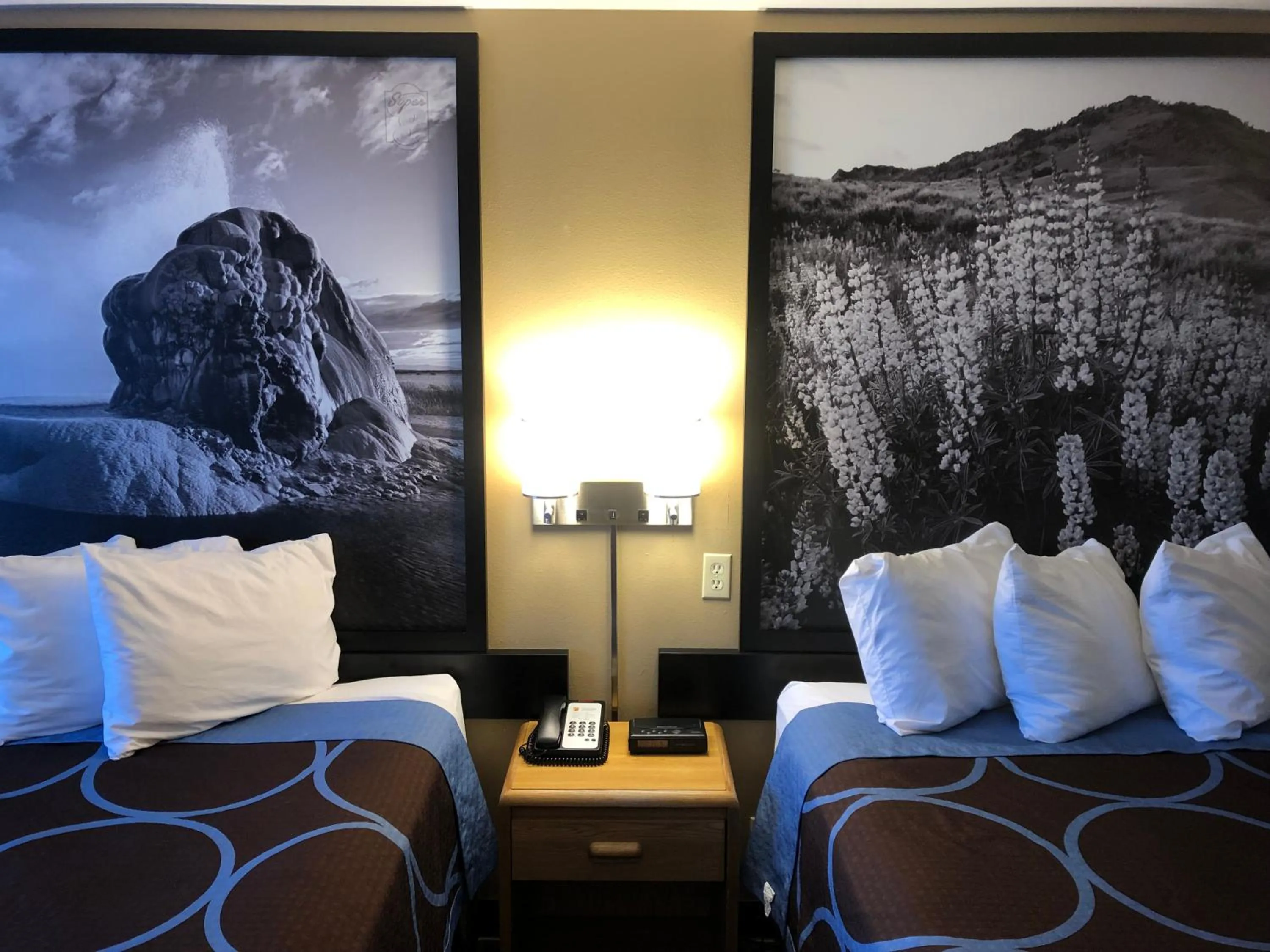 Bedroom, Bed in Super 8 by Wyndham Carson City Lake Tahoe