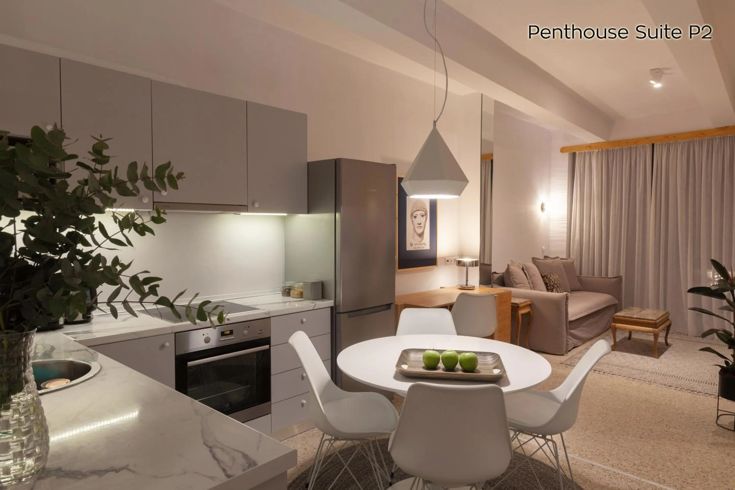 Night in The Marble Suites, PLAKA