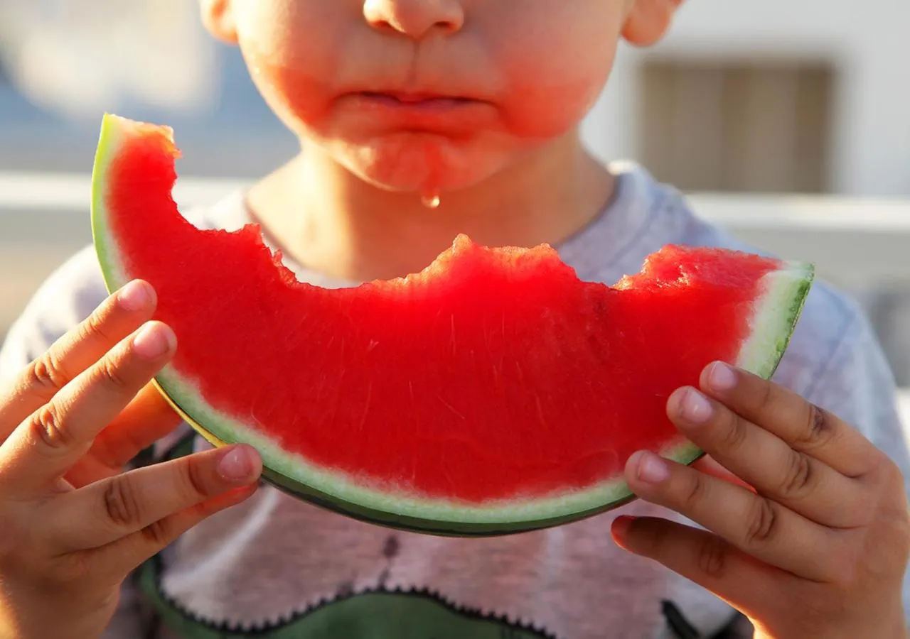 People in The Marble Suites, PLAKA
