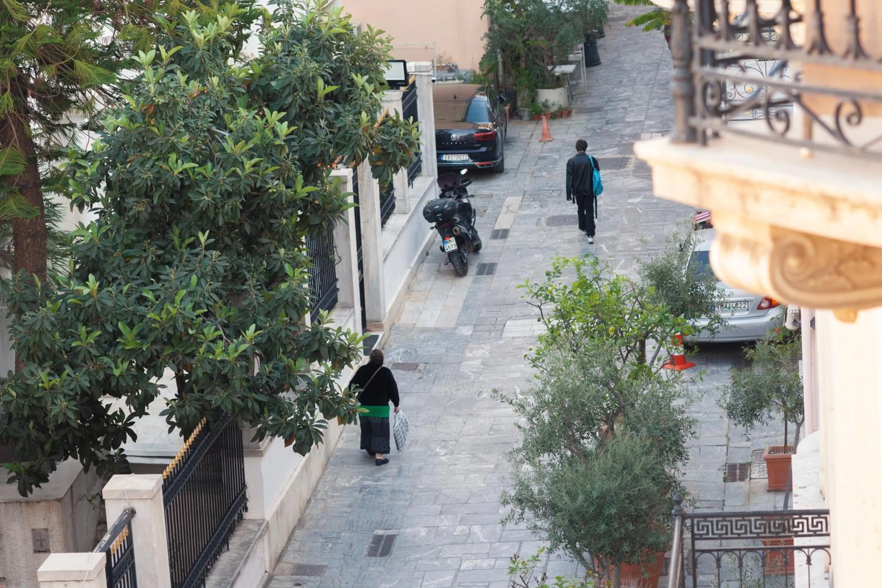 Day in The Marble Suites, PLAKA