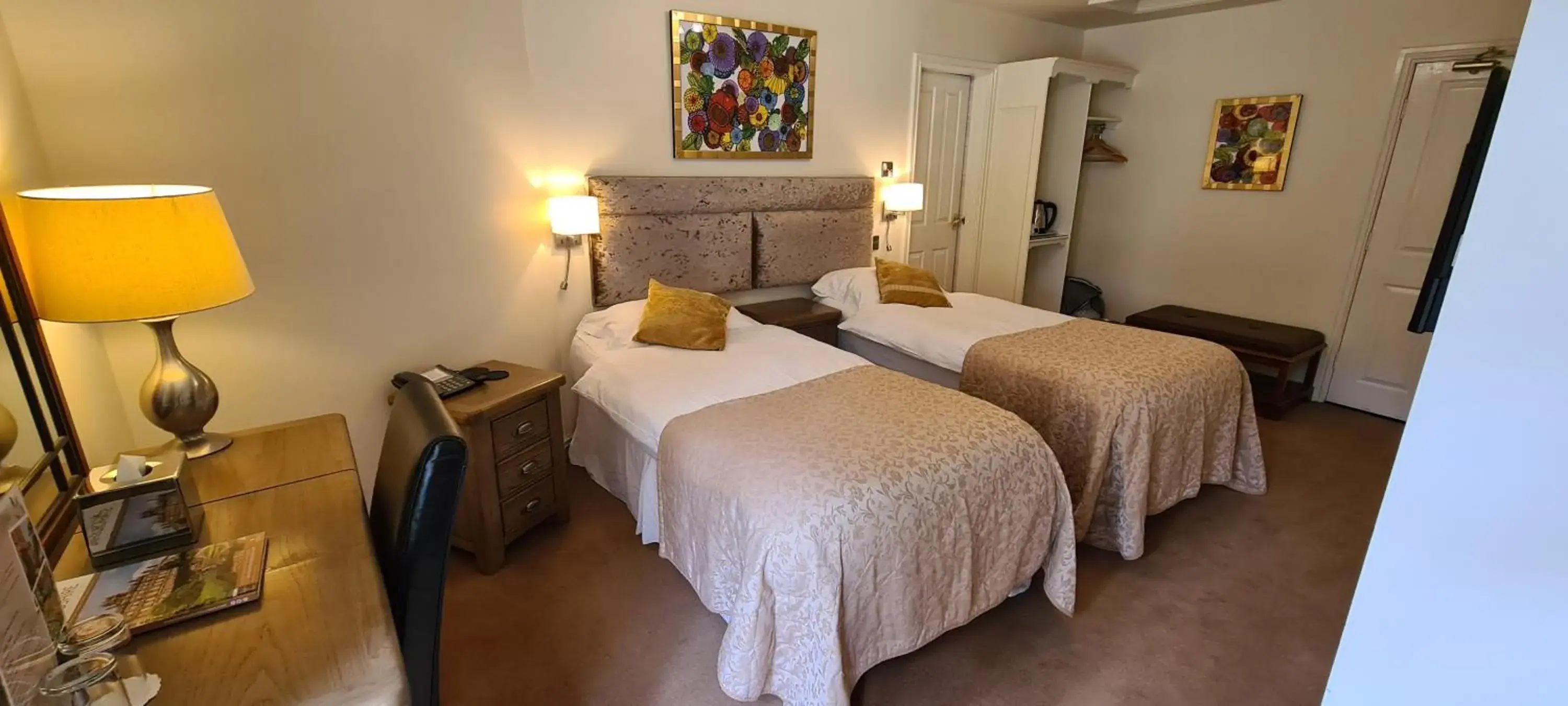 Twin Room with Bathroom in The Upper House Twin Room with Bathroom in The Upper House