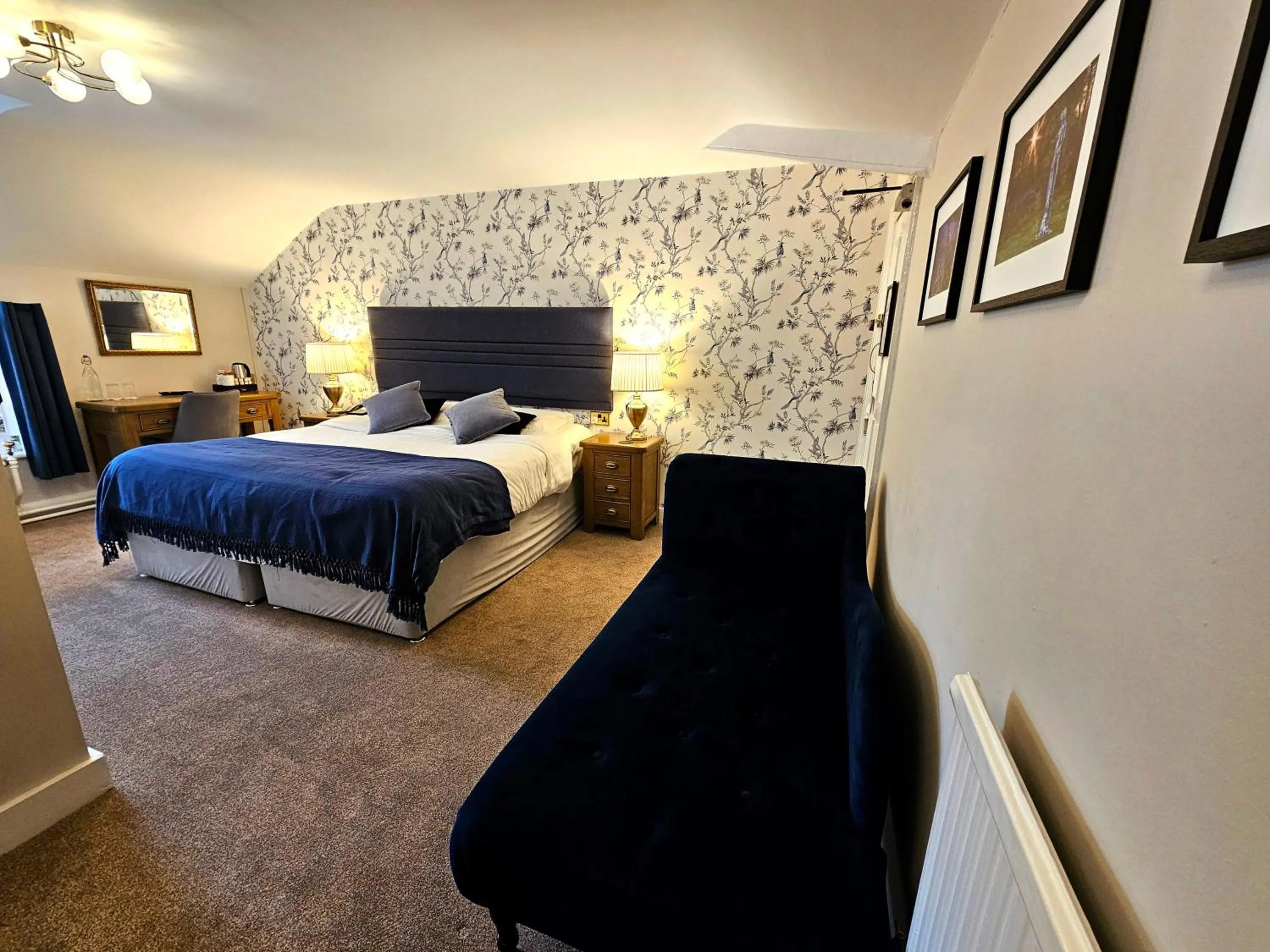 Bedroom, Bed in The Upper House