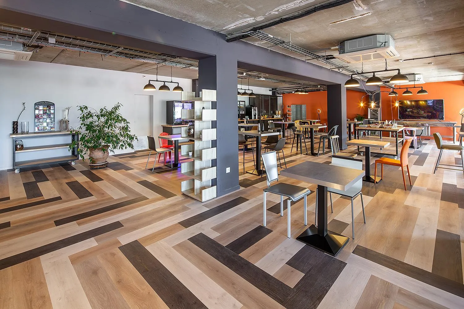 Continental breakfast in Carré Pau Airport Hôtel