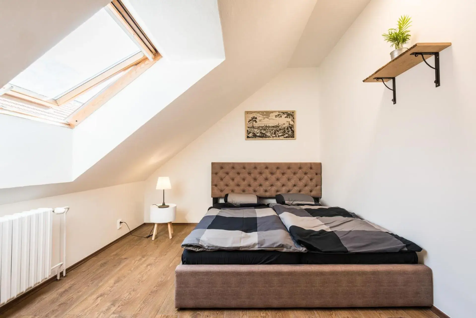 Large Double Room with Shared Bathroom in Apart-Hostel ZERO Large Double Room with Shared Bathroom in Apart-Hostel ZERO