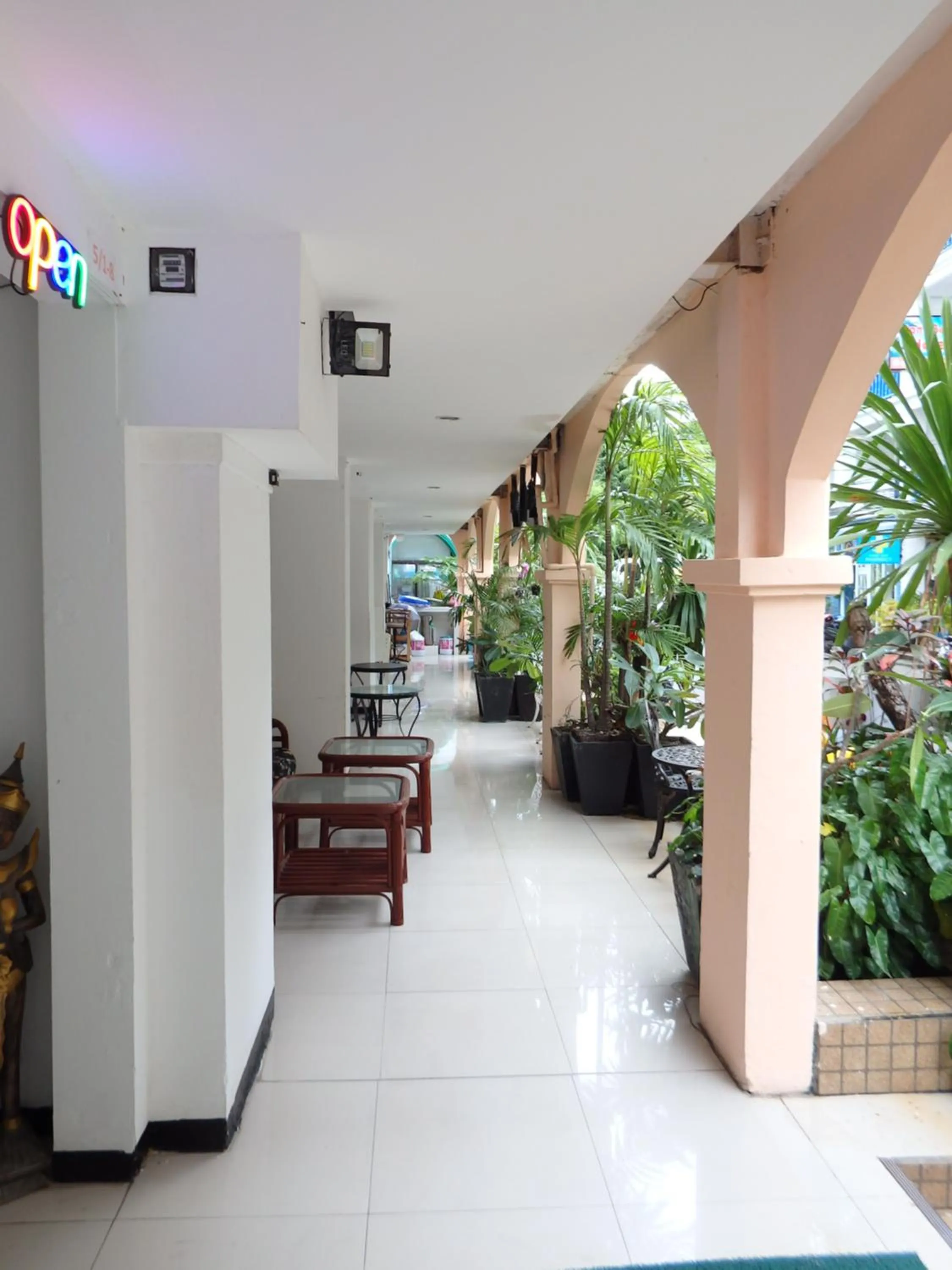 Property building in Boomerang Inn