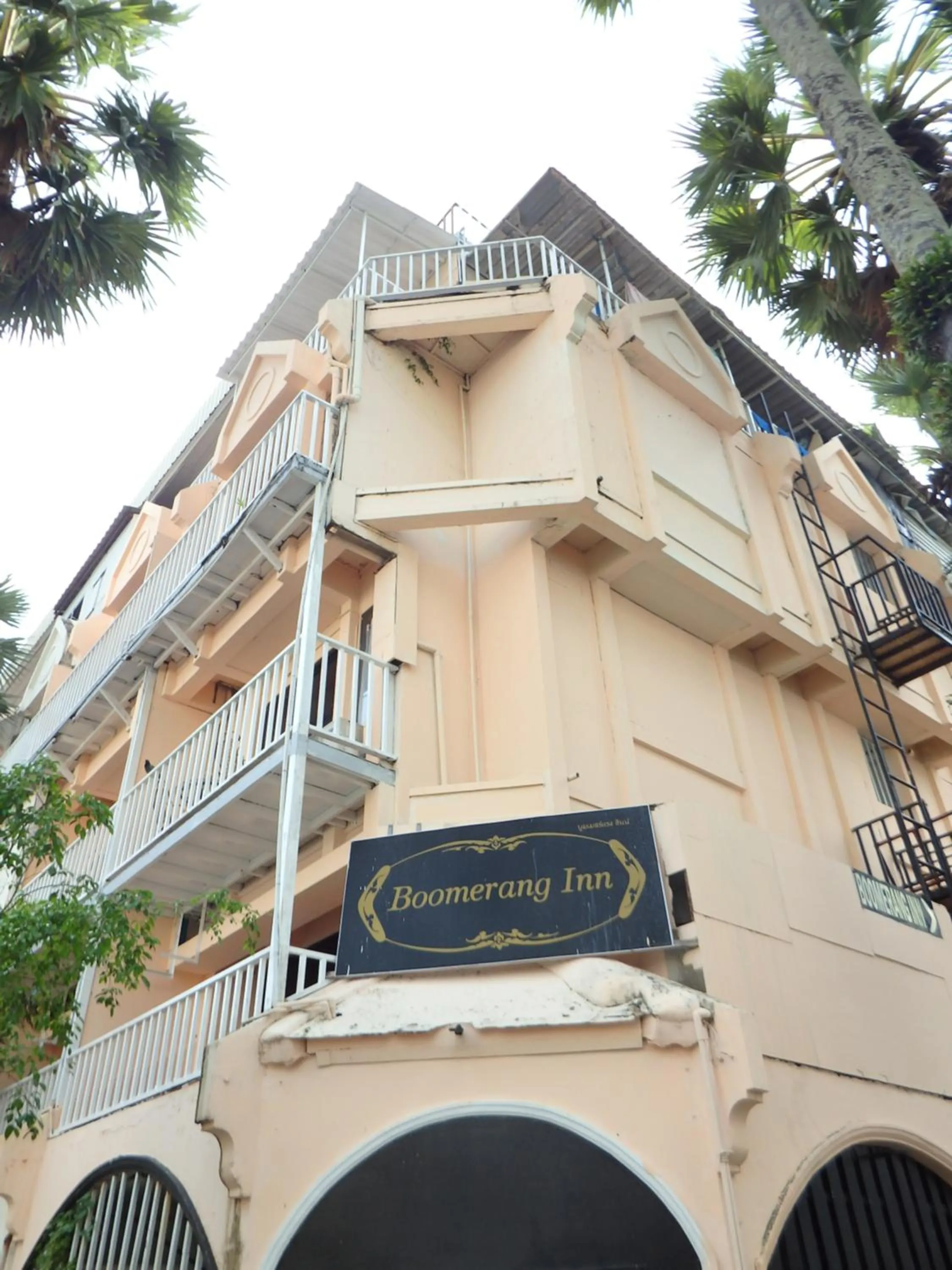 Property building in Boomerang Inn