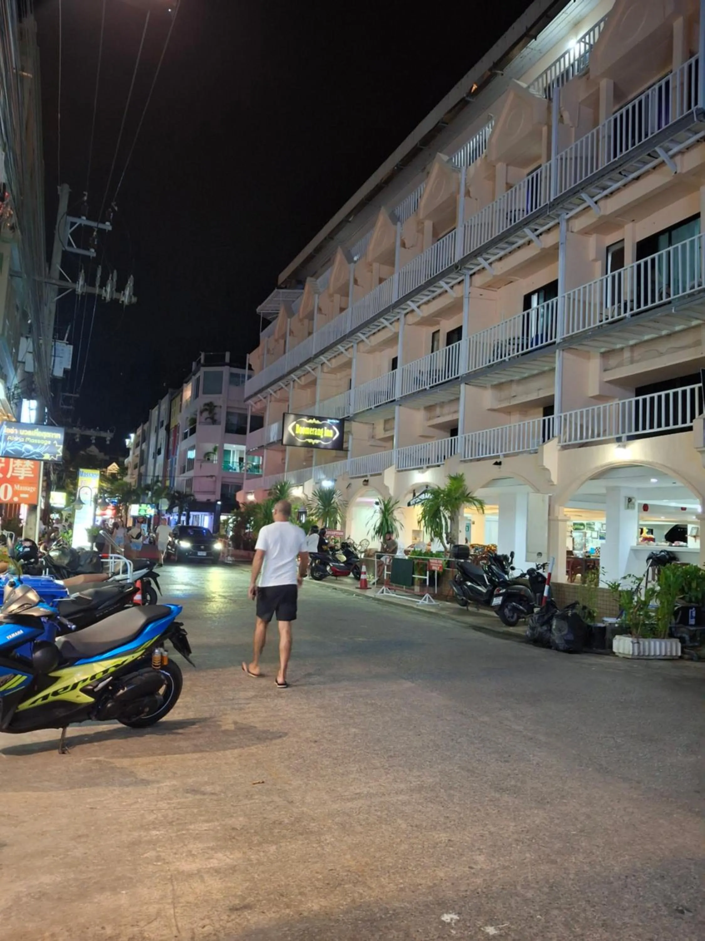 Night in Boomerang Inn