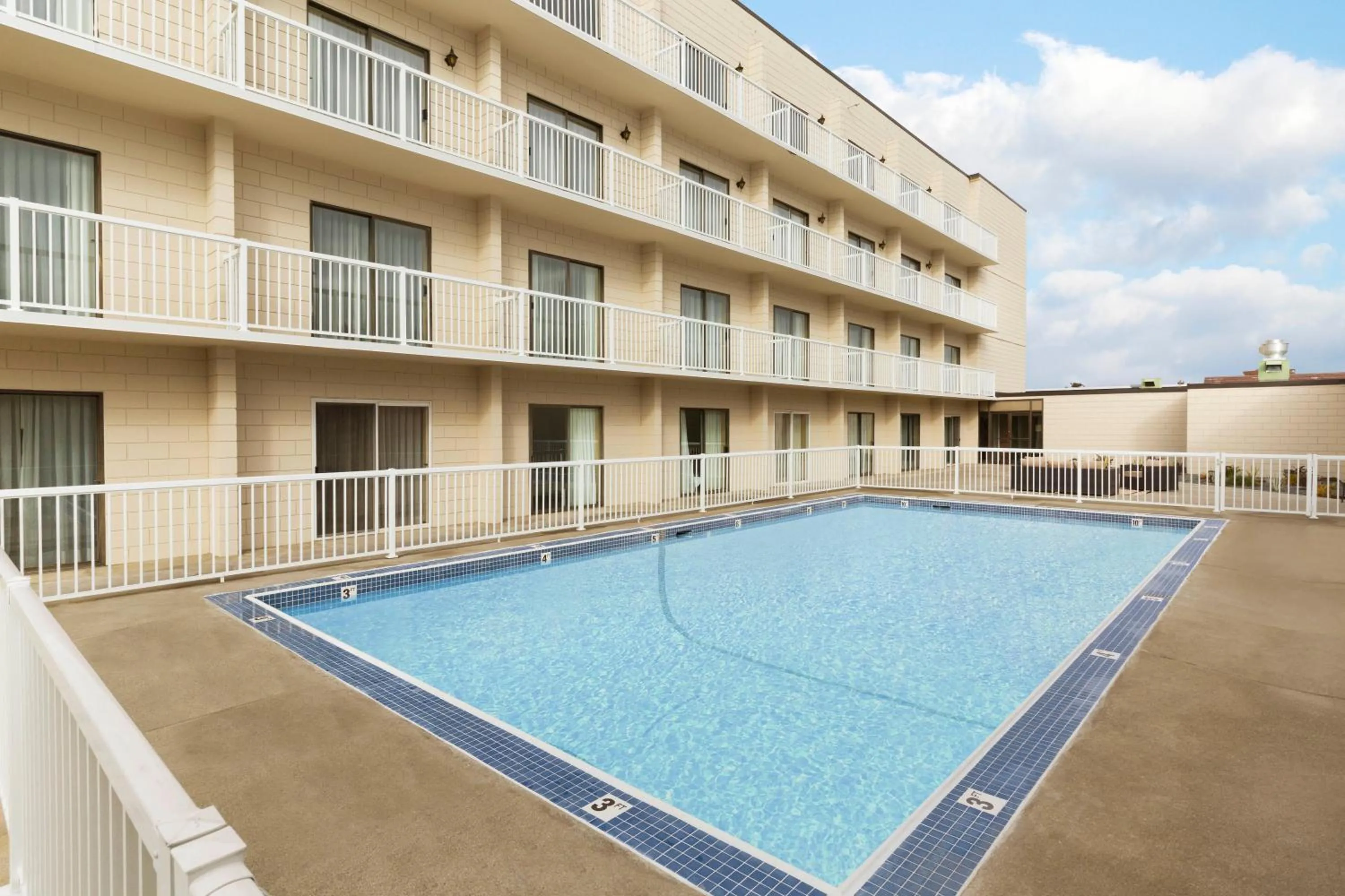 Pool view in Days Inn by Wyndham Cranbrook Conference Centre