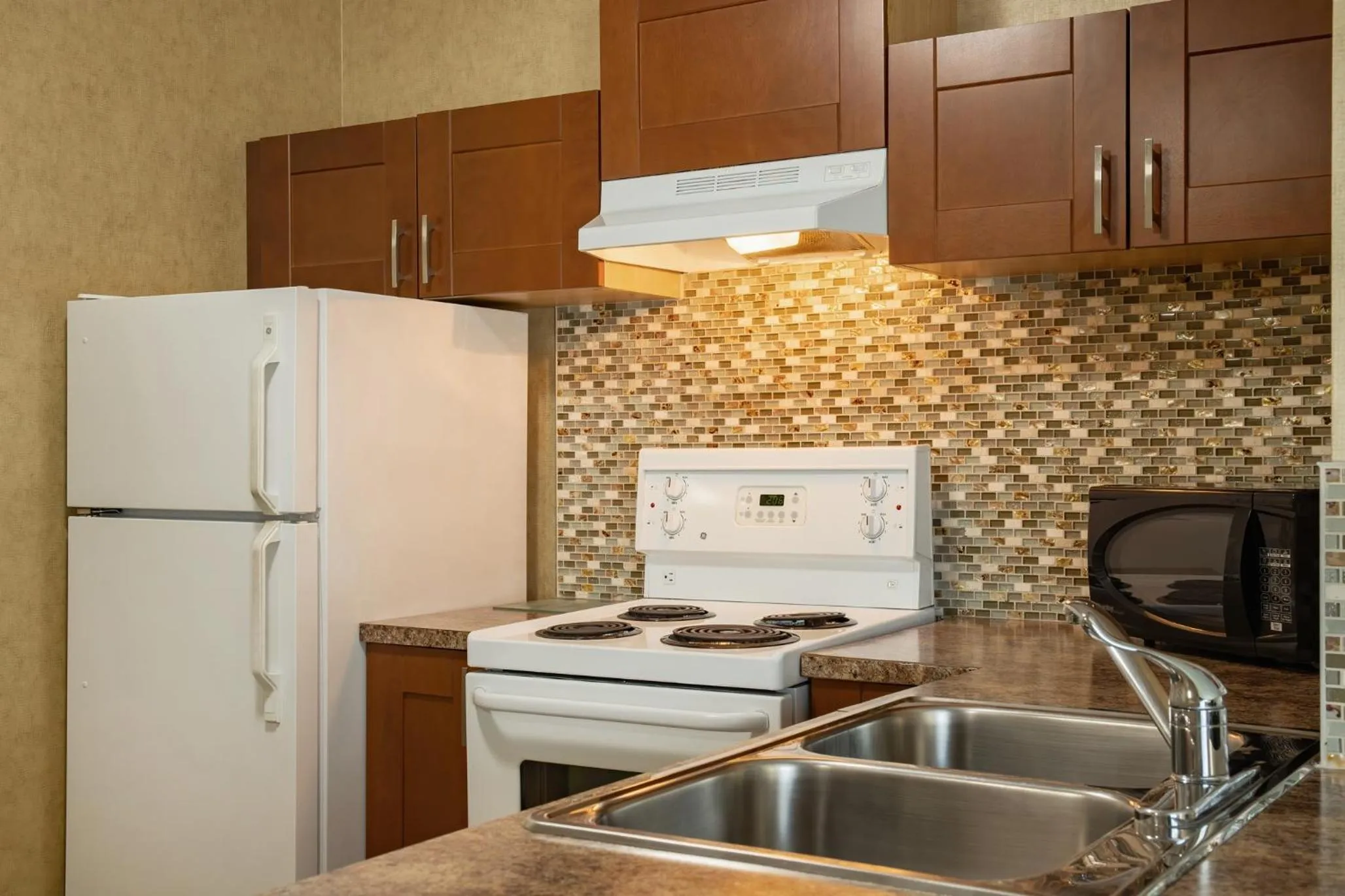 kitchen in Days Inn by Wyndham Cranbrook Conference Centre