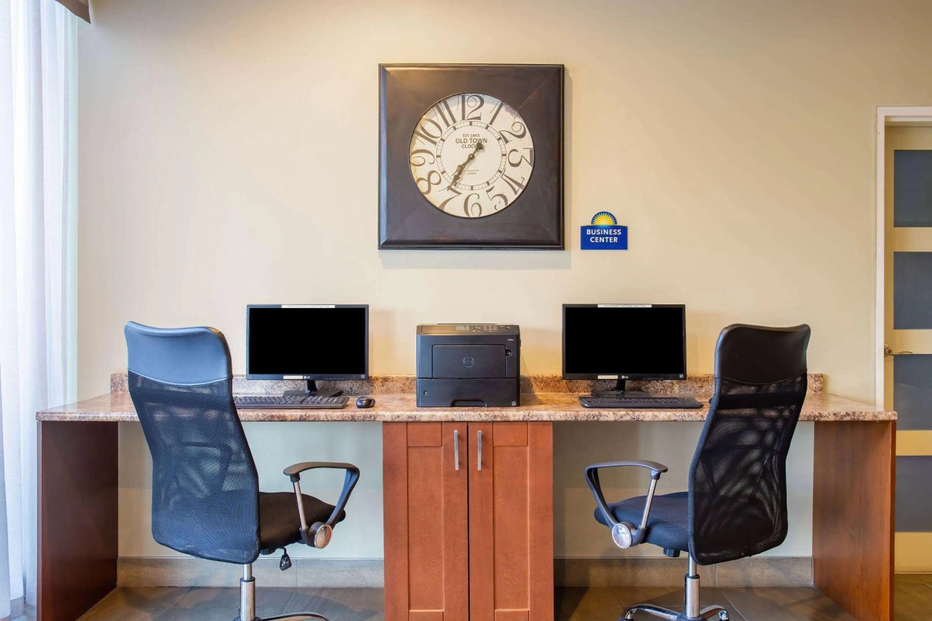 Business facilities in Days Inn by Wyndham Cranbrook Conference Centre