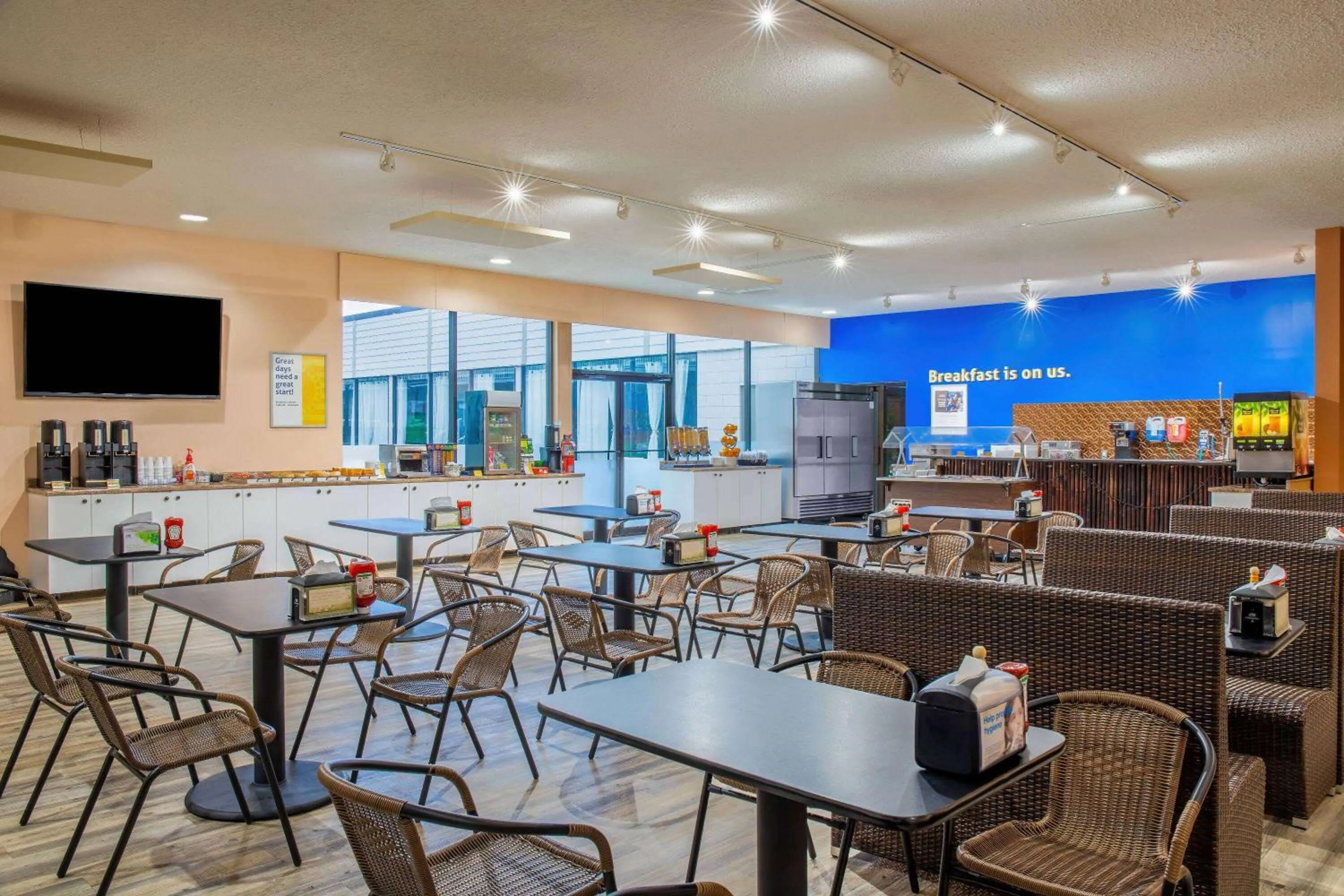 Restaurant/places to eat in Days Inn by Wyndham Cranbrook Conference Centre