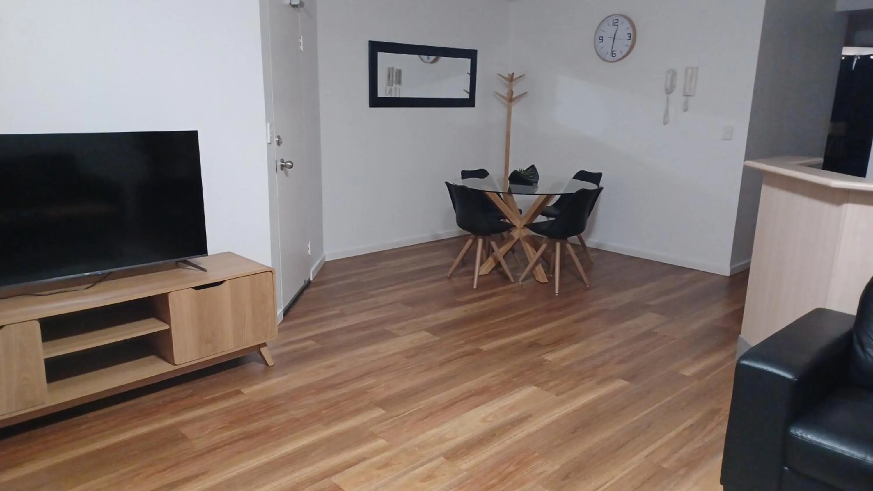 Dining area in Blue Waters Apartments