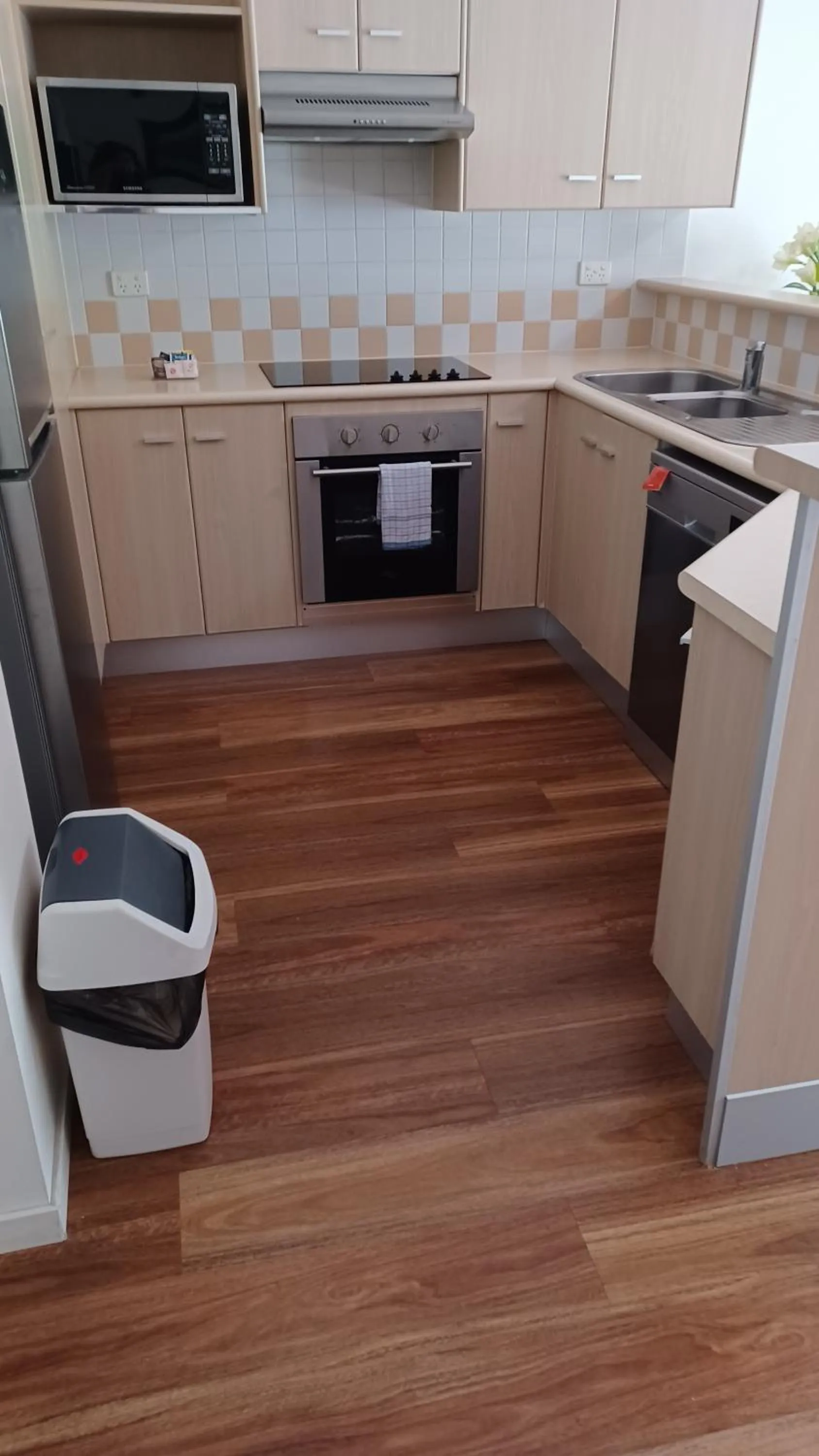 Kitchen or kitchenette in Blue Waters Apartments