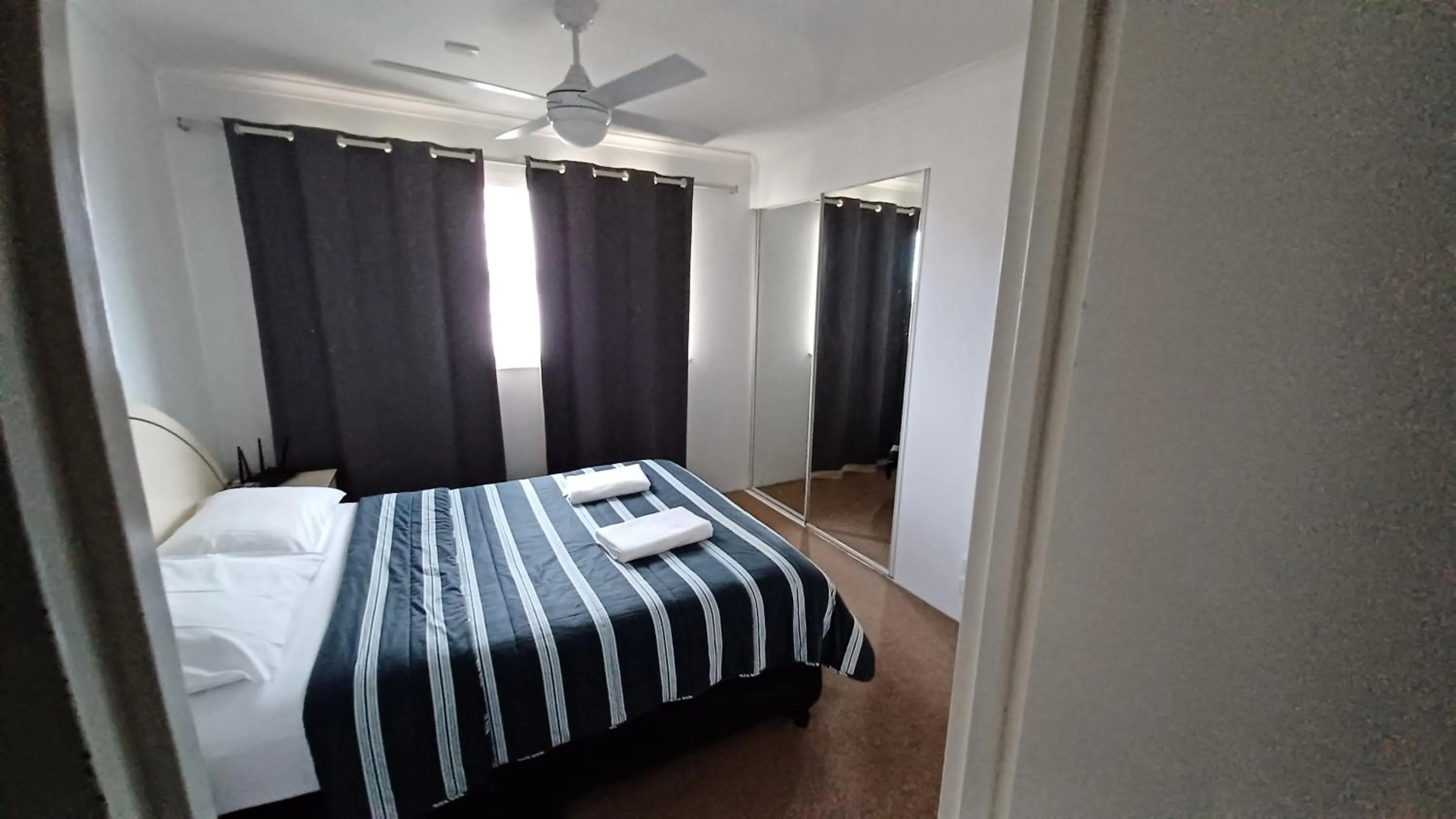 Bedroom, Bed in Blue Waters Apartments