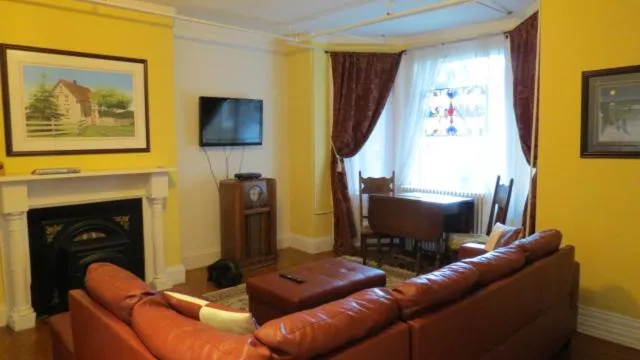 The Roses Heritage Inn